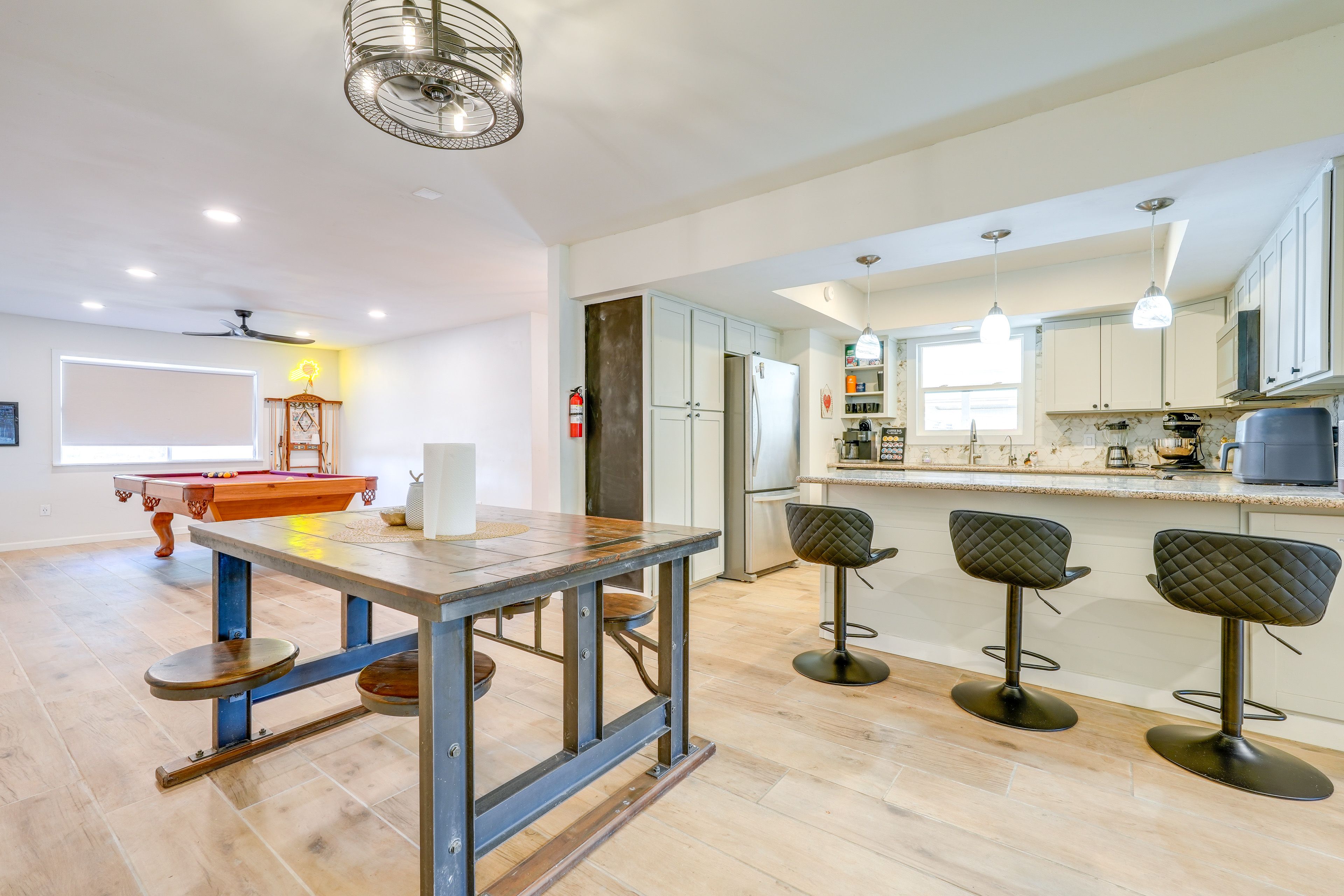 Dining Area | Dishware & Flatware | Central A/C & Heat