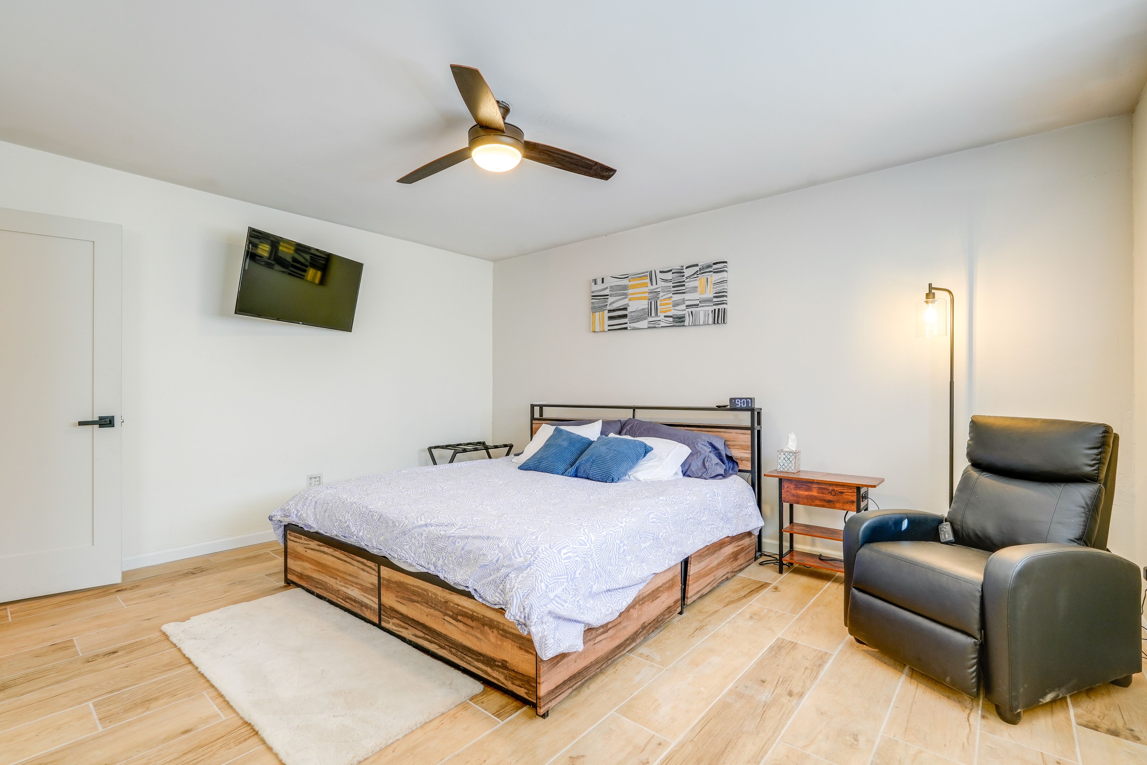 Bedroom 1 | King Bed | Linens Provided