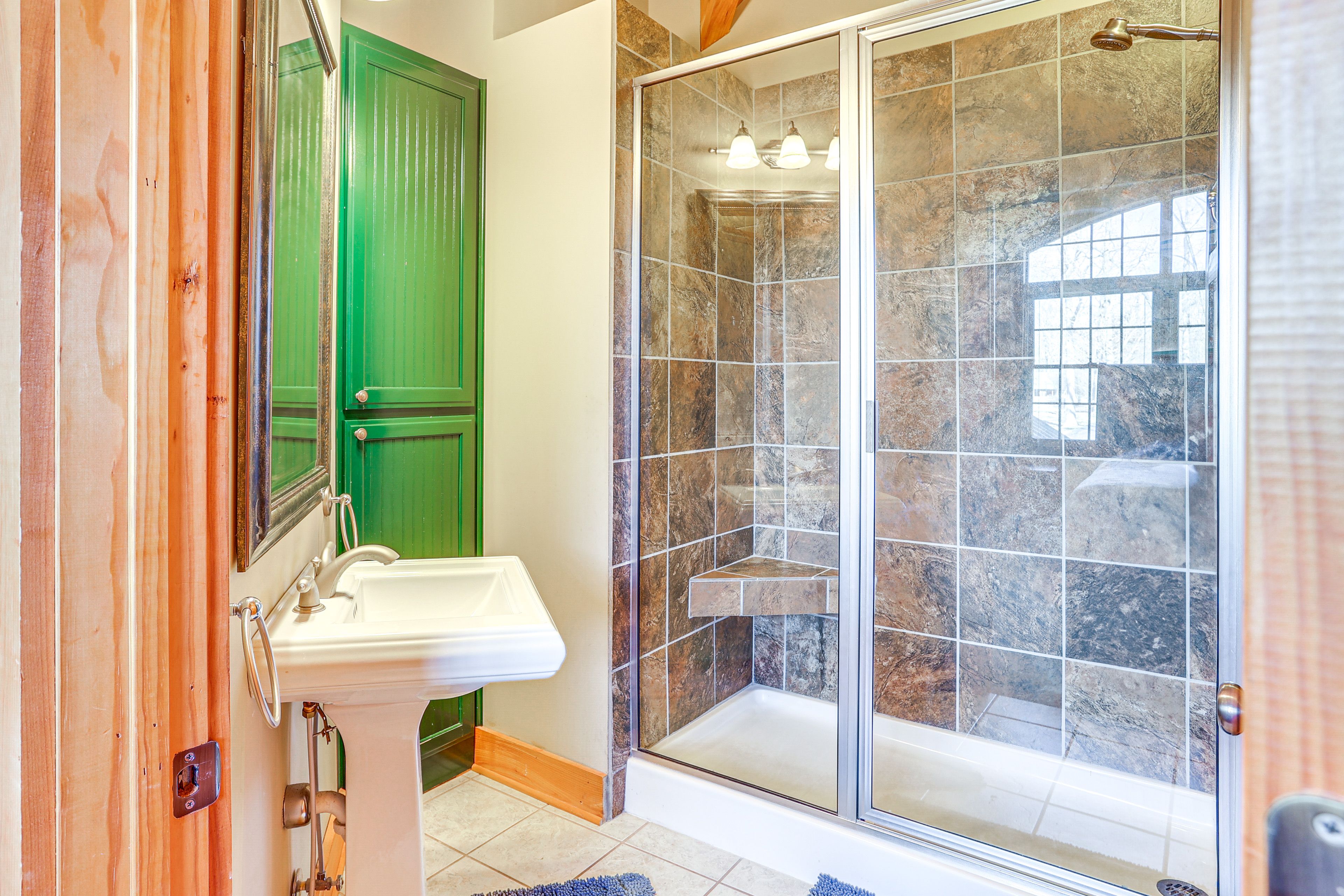 En-Suite Bathroom | Upper Level | Shower