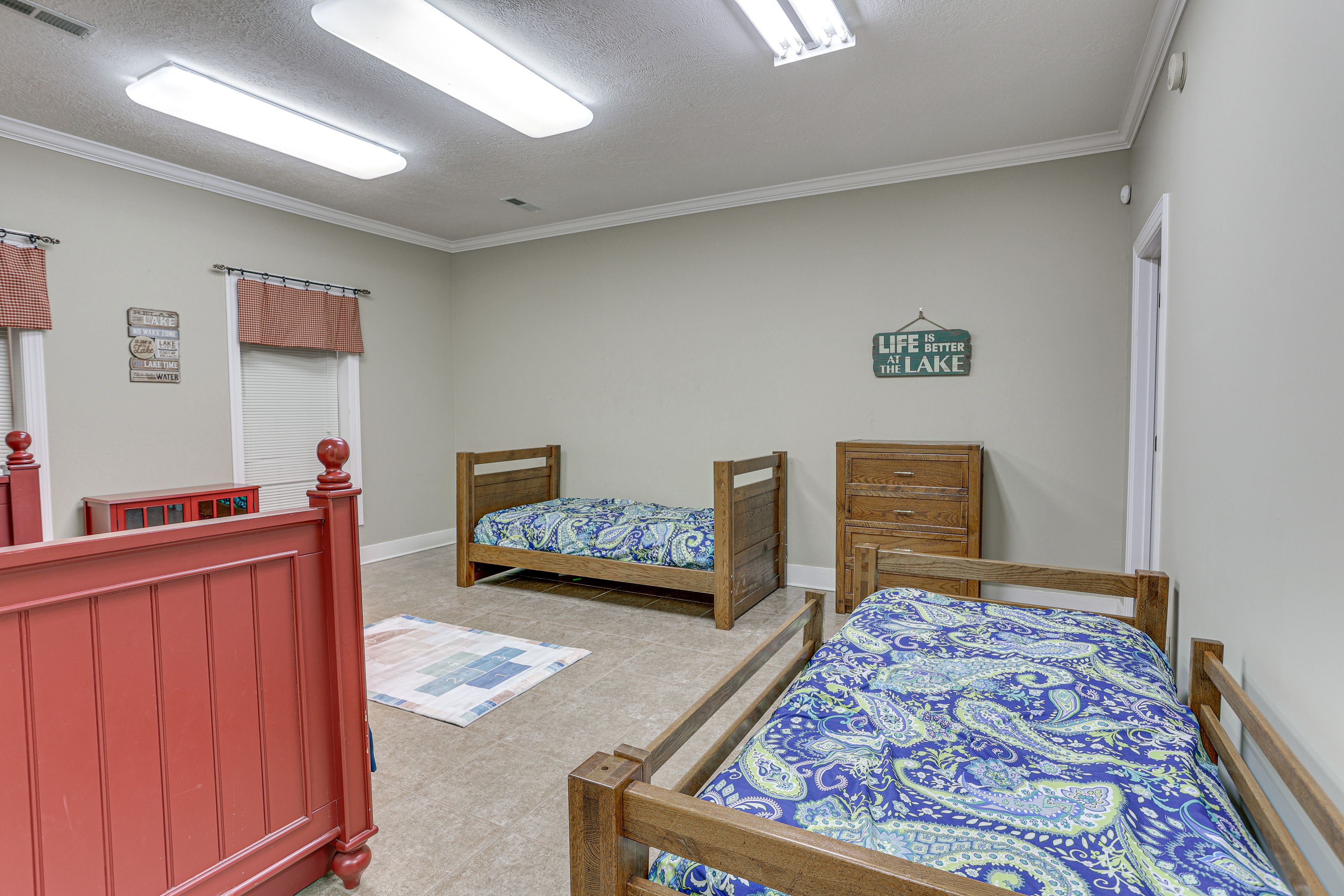 Basement | Lower Level | 2 Twin Beds | Twin Daybed w/ Twin Trundle