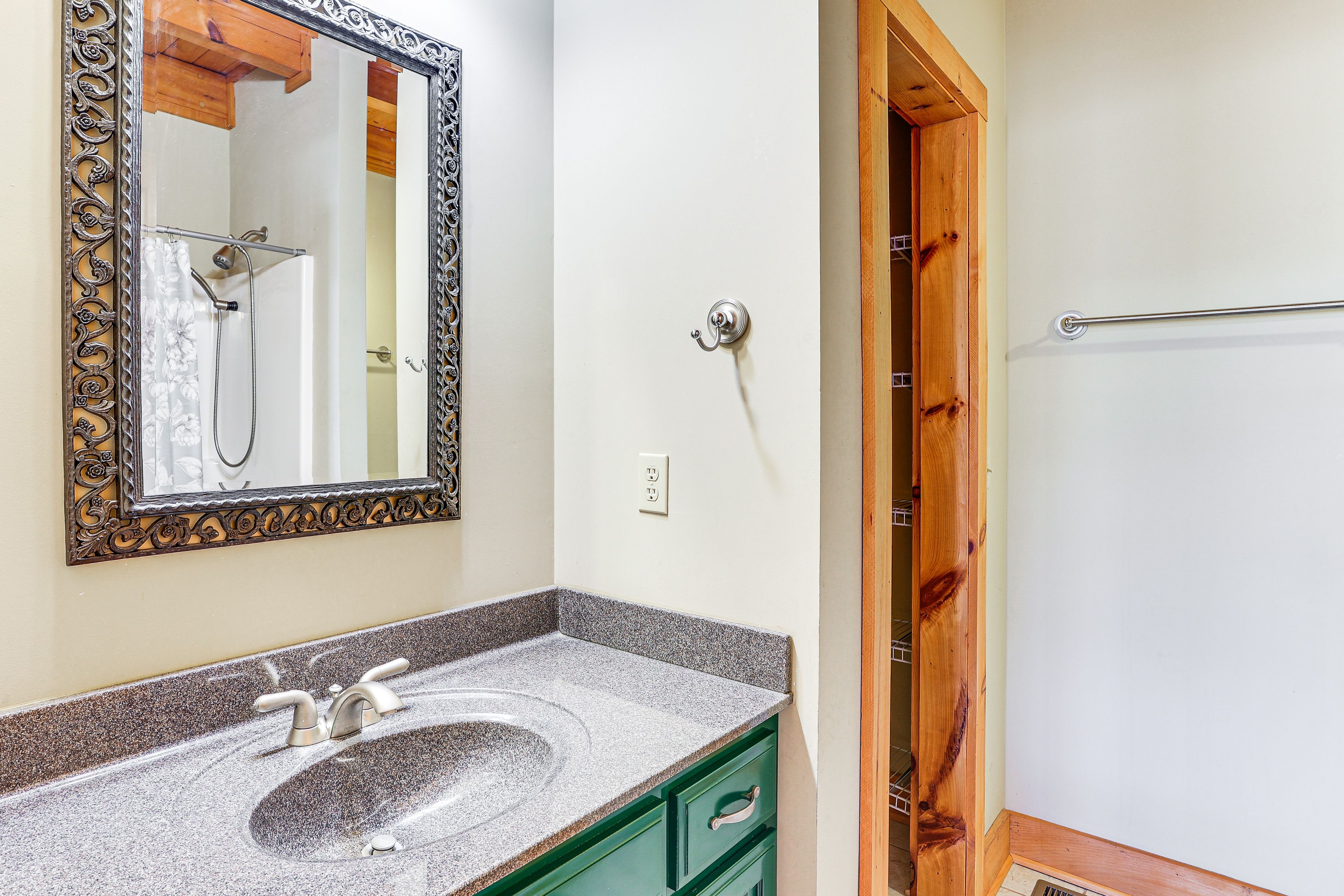 En-Suite Bathroom | Main Level | Shower/Tub Combo