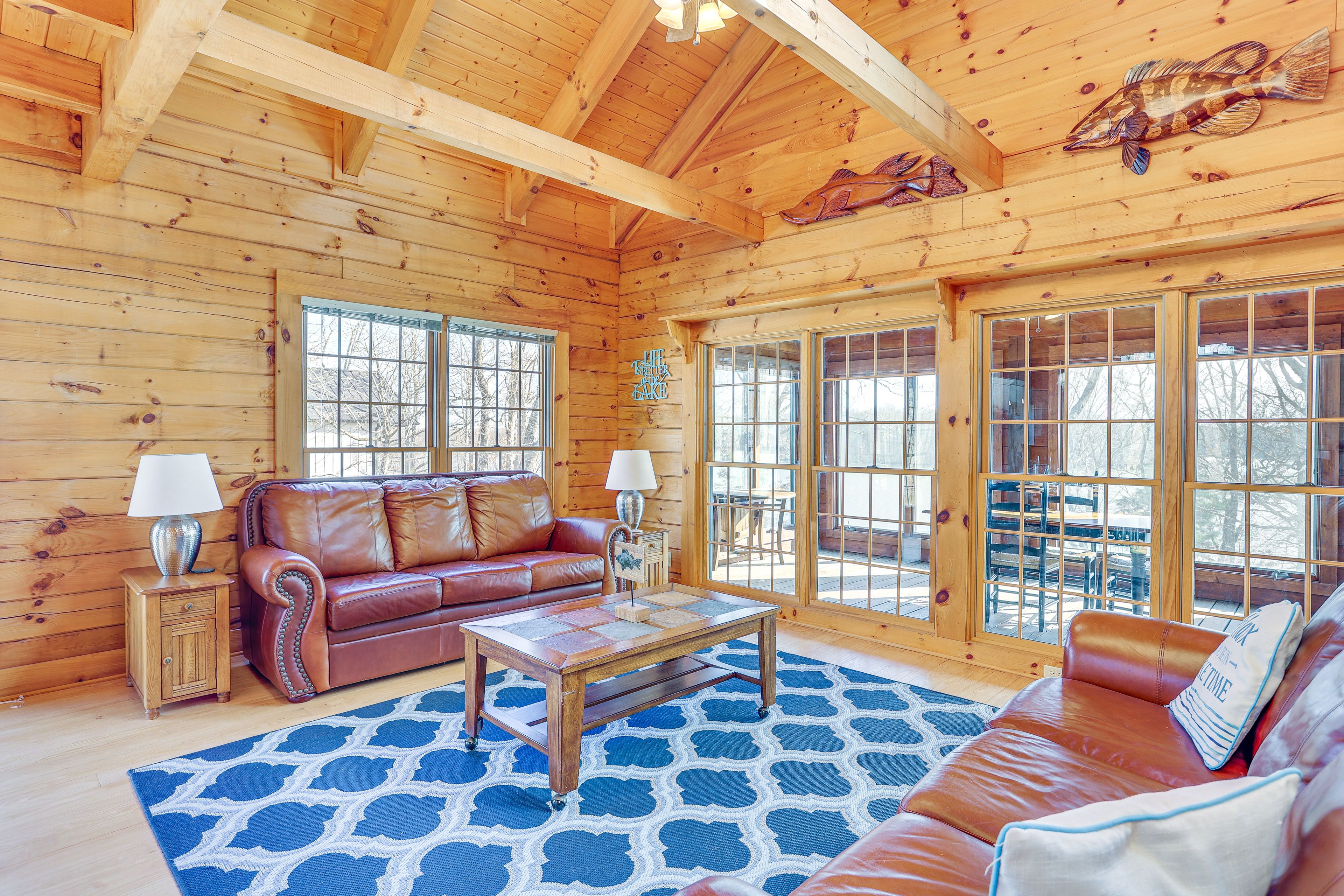 Sitting Area | Main Level
