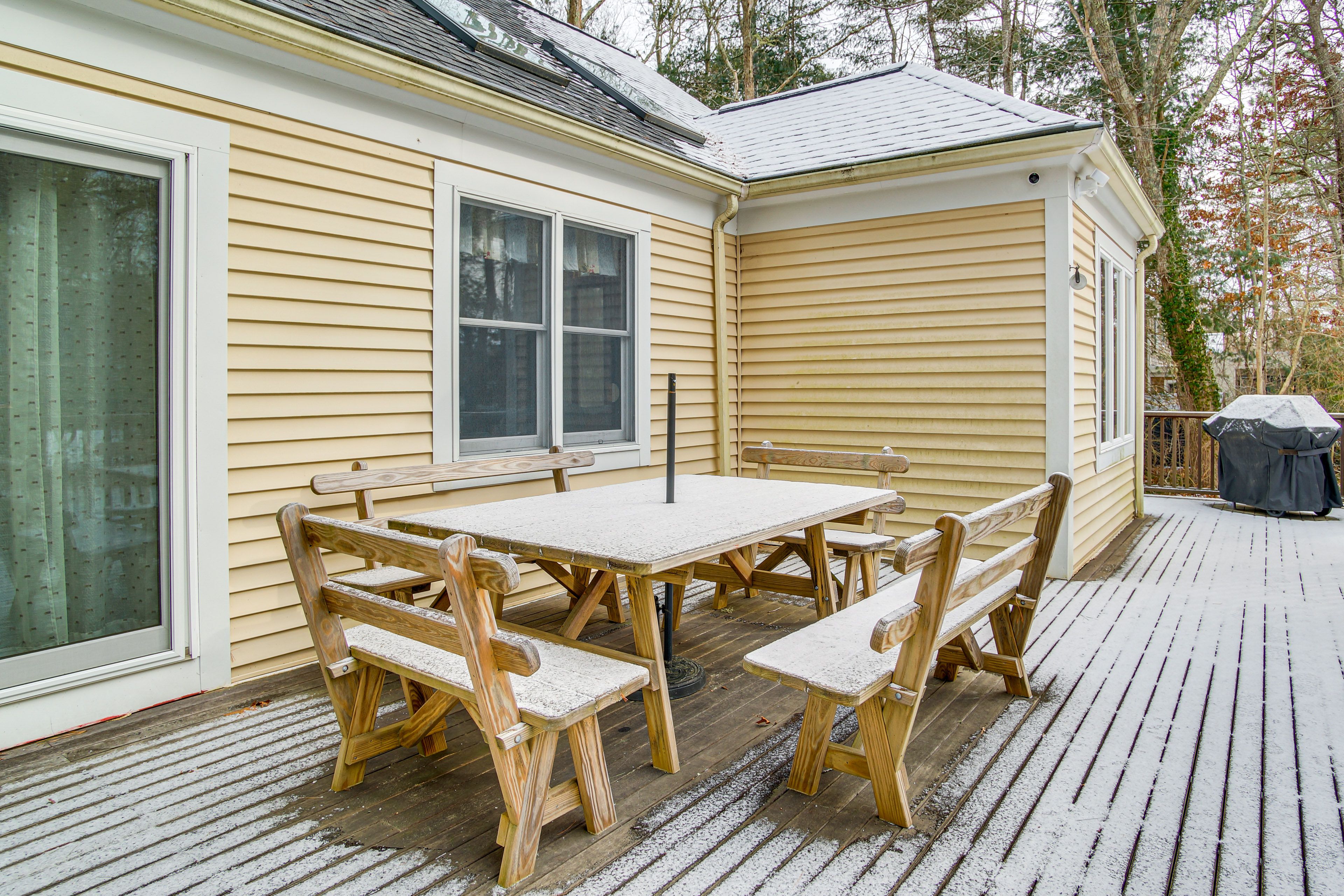 Cotuit Vacation Rental | 3BR | 2BA | 1,684 Sq Ft | 5 Steps Required