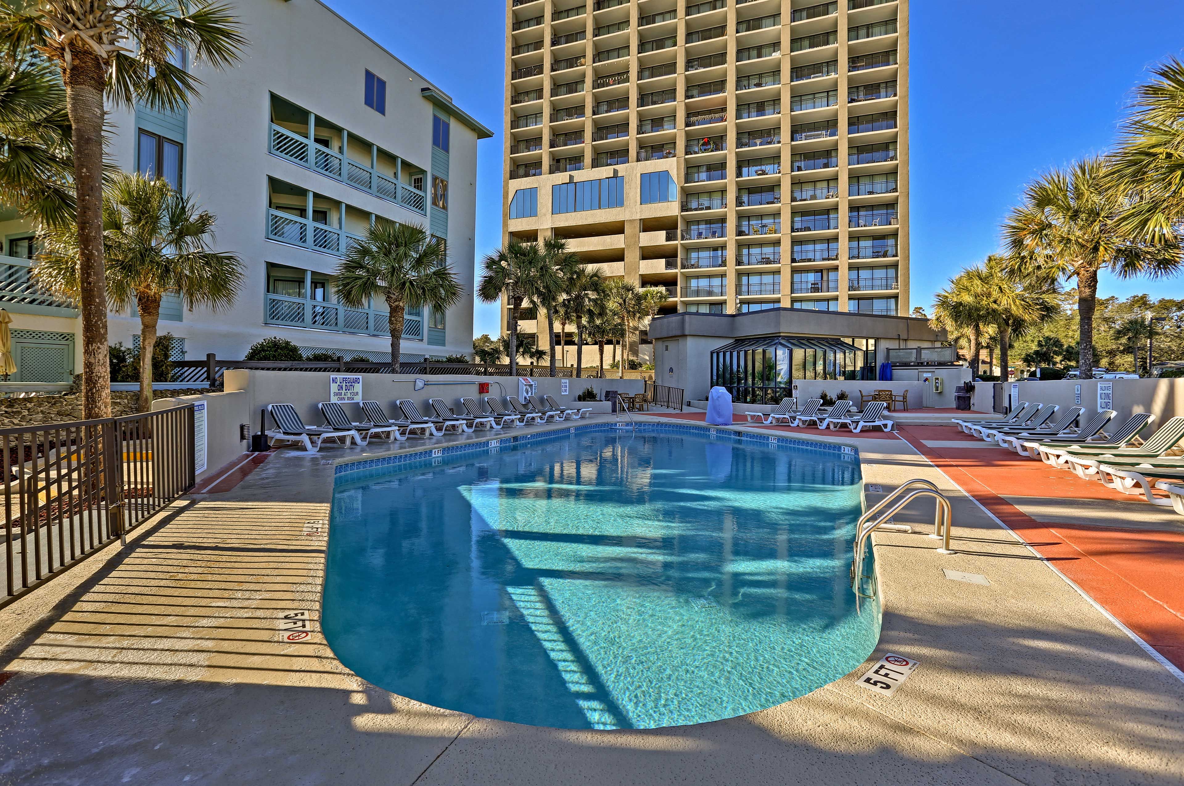 Ocean Forest Plaza | Outdoor Community Pool