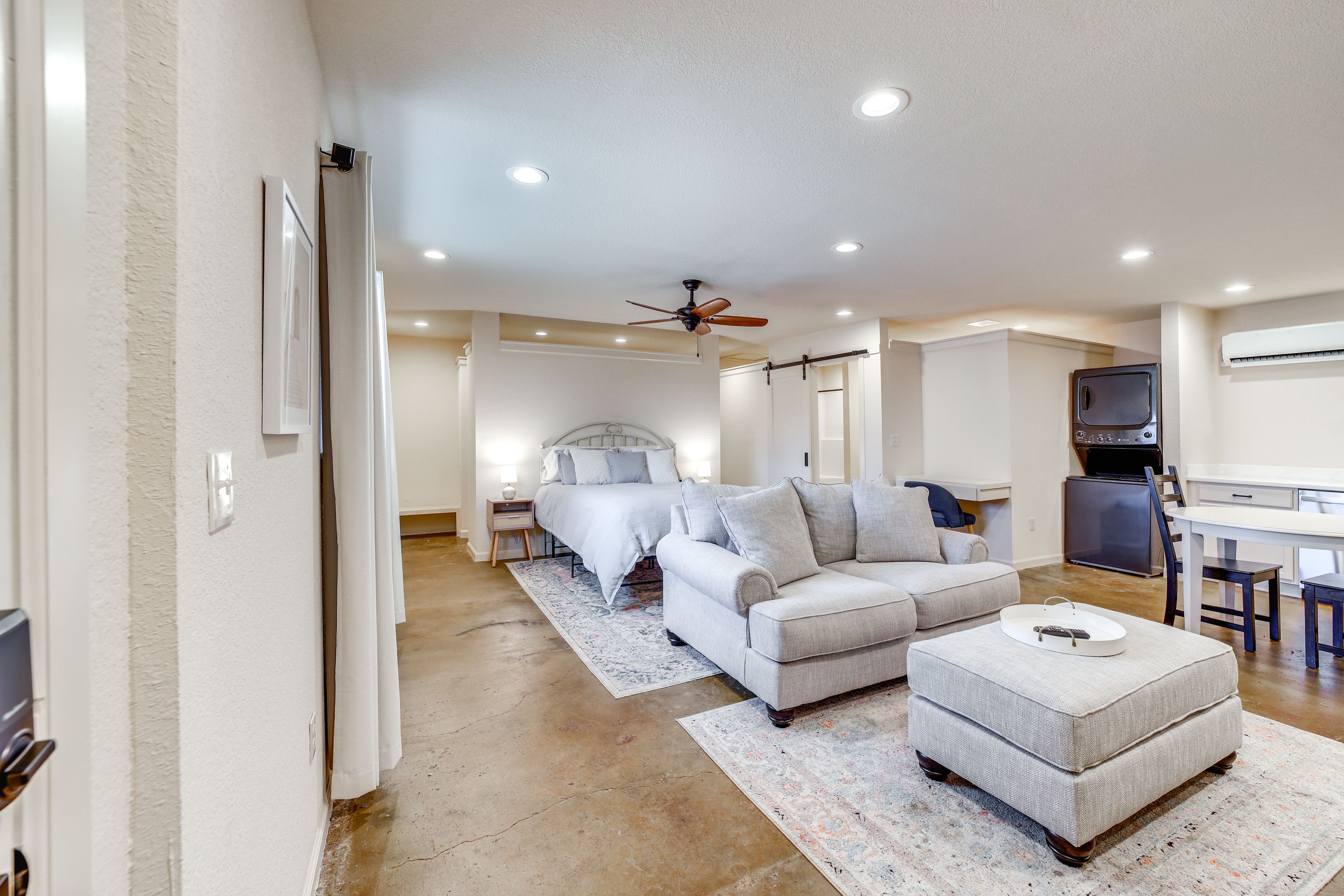 Living Room | Smart TV