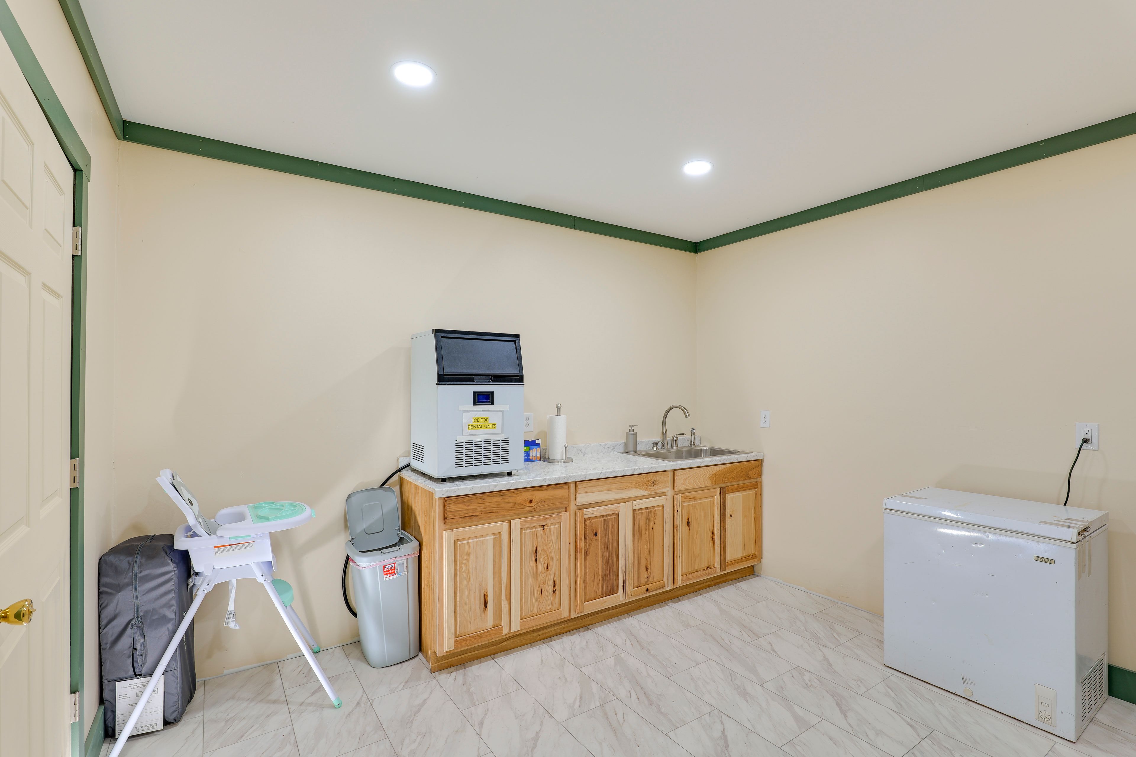 Shared Storage Room | Ground Floor | Ice Maker