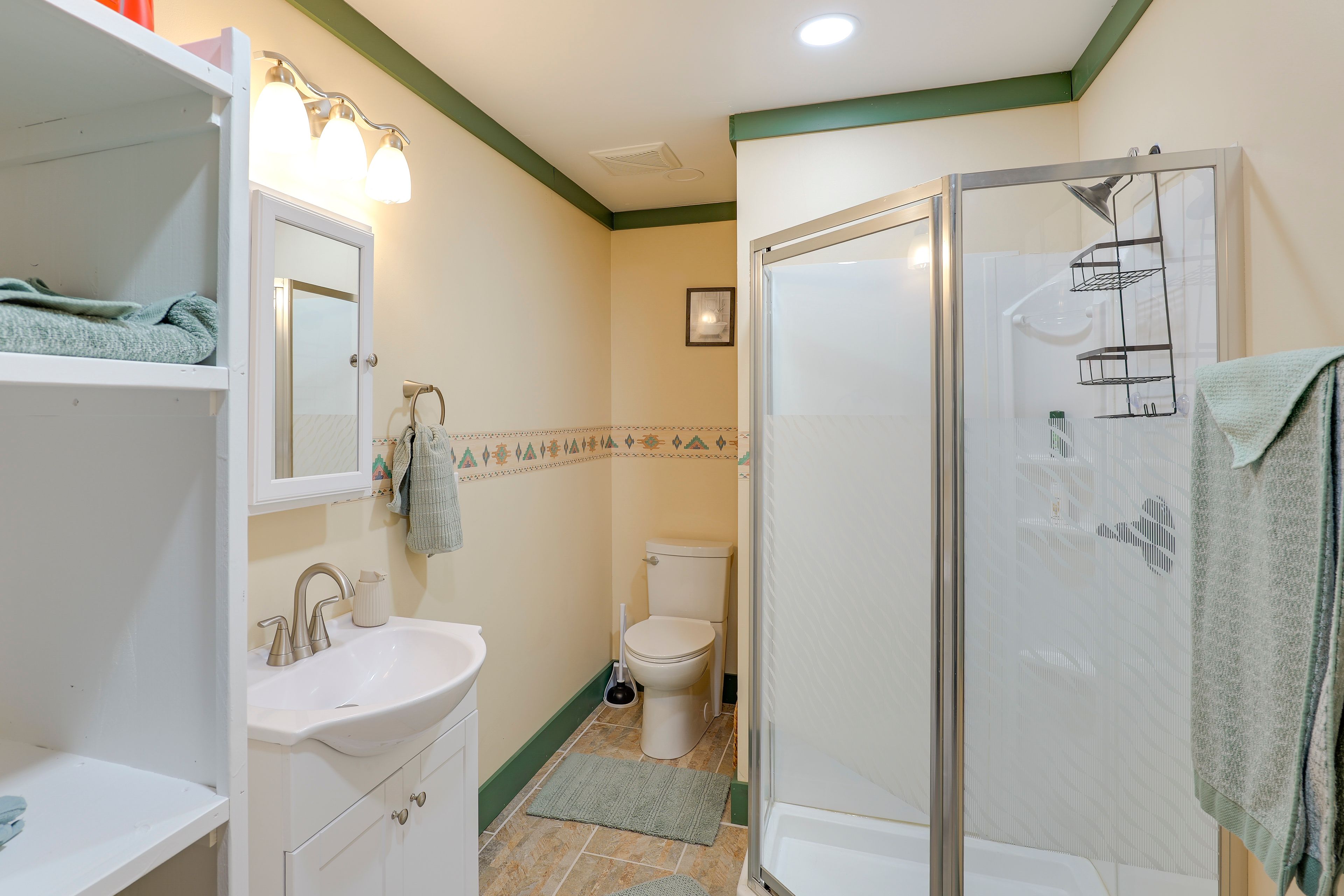 Full Bathroom | Washer & Dryer