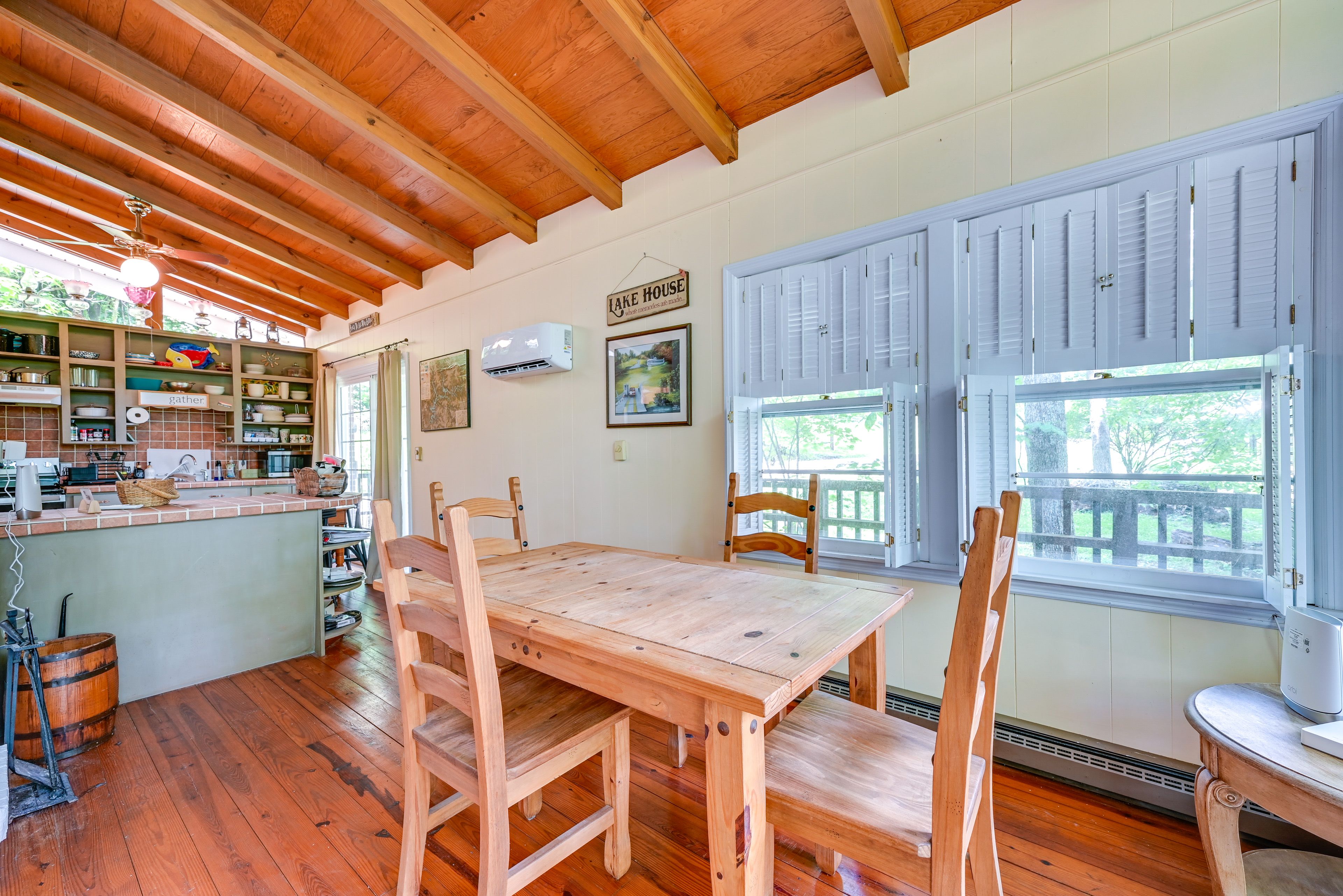 Dining Area | Main House | Main Level | Dishware & Flatware Provided