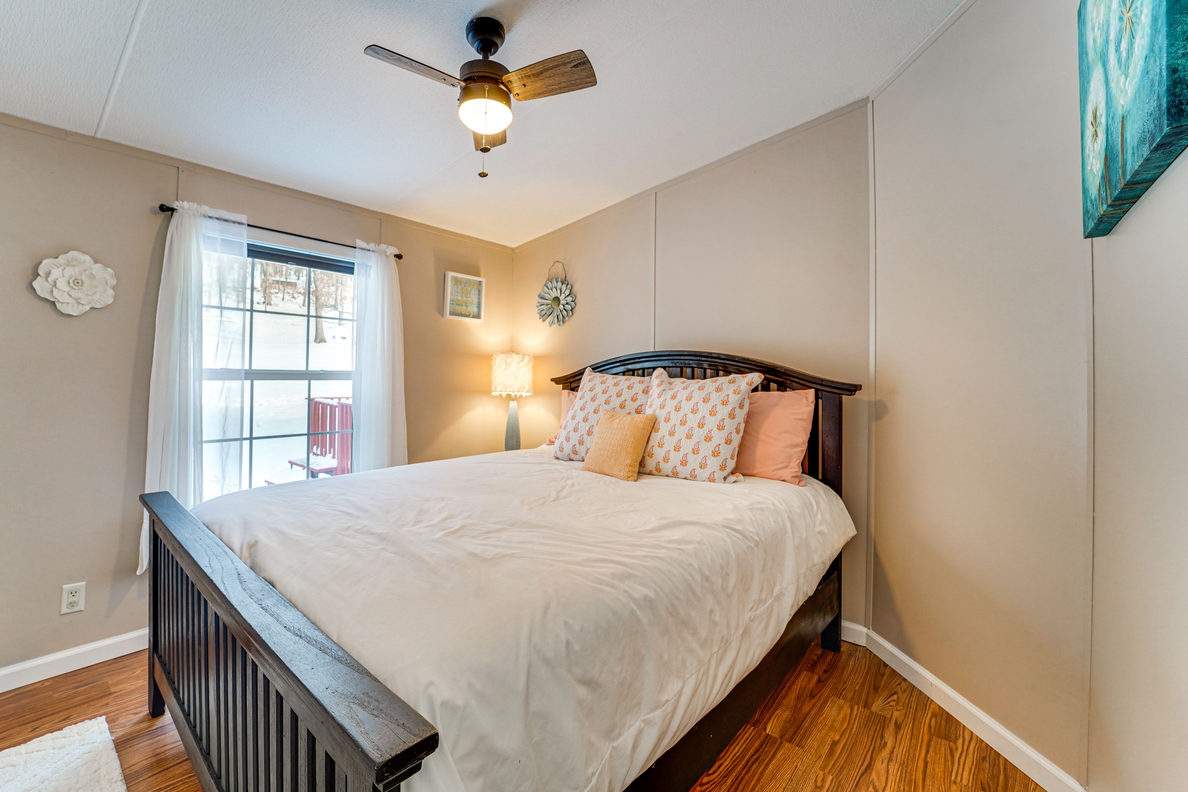 Bedroom 2 | Queen Bed