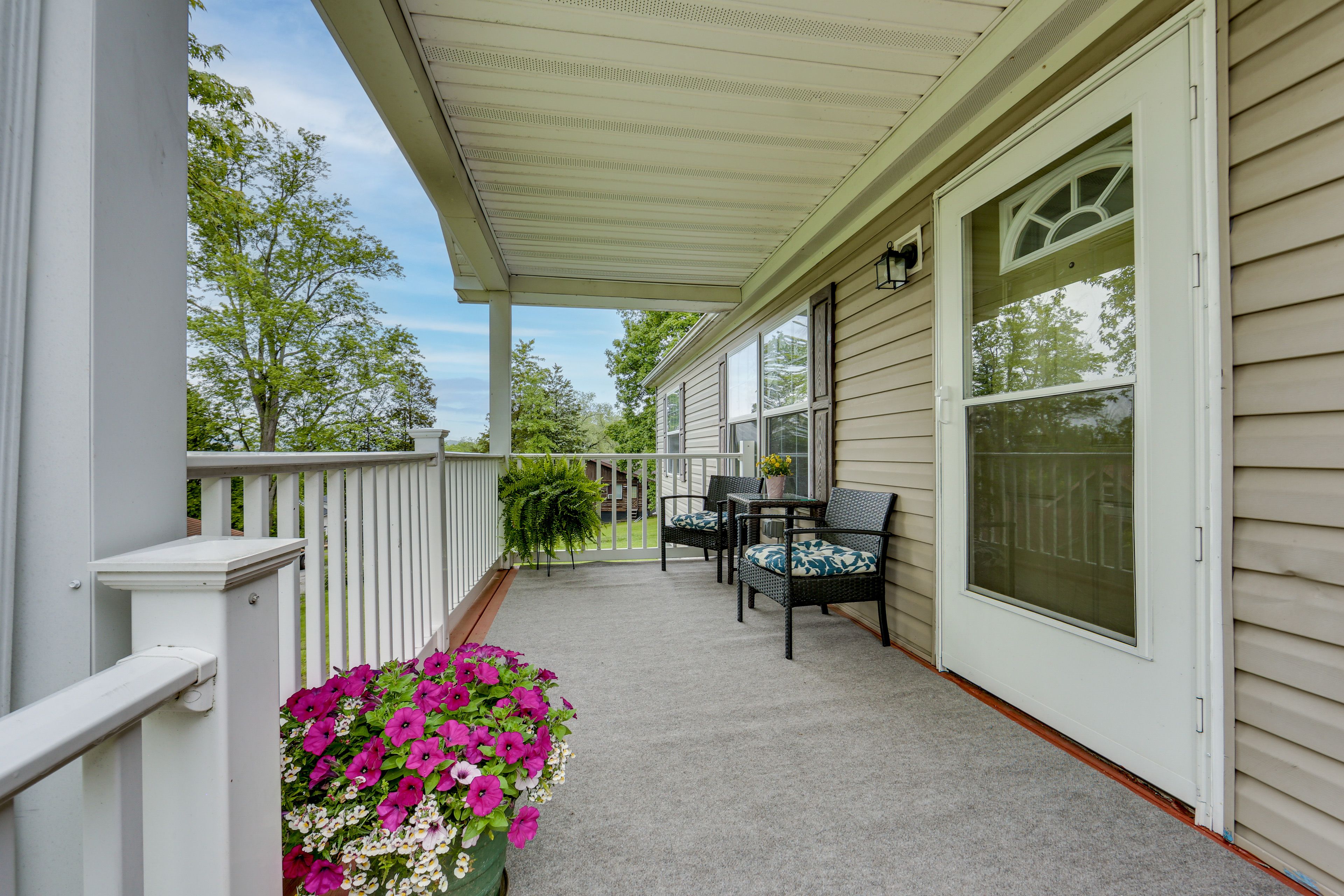 Front Porch | Entry