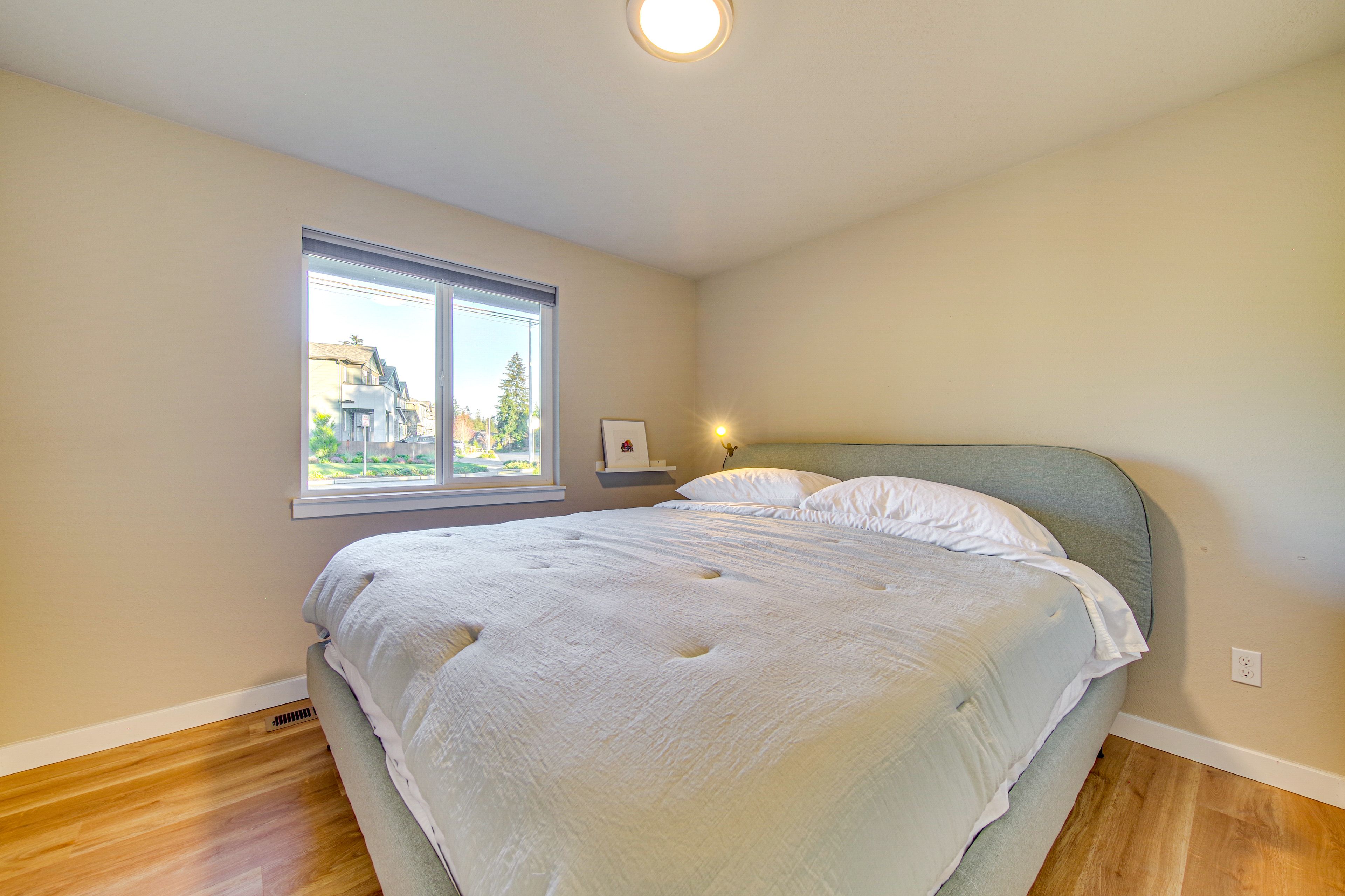 Bedroom 2 | Main Level | King Bed | Linens Provided