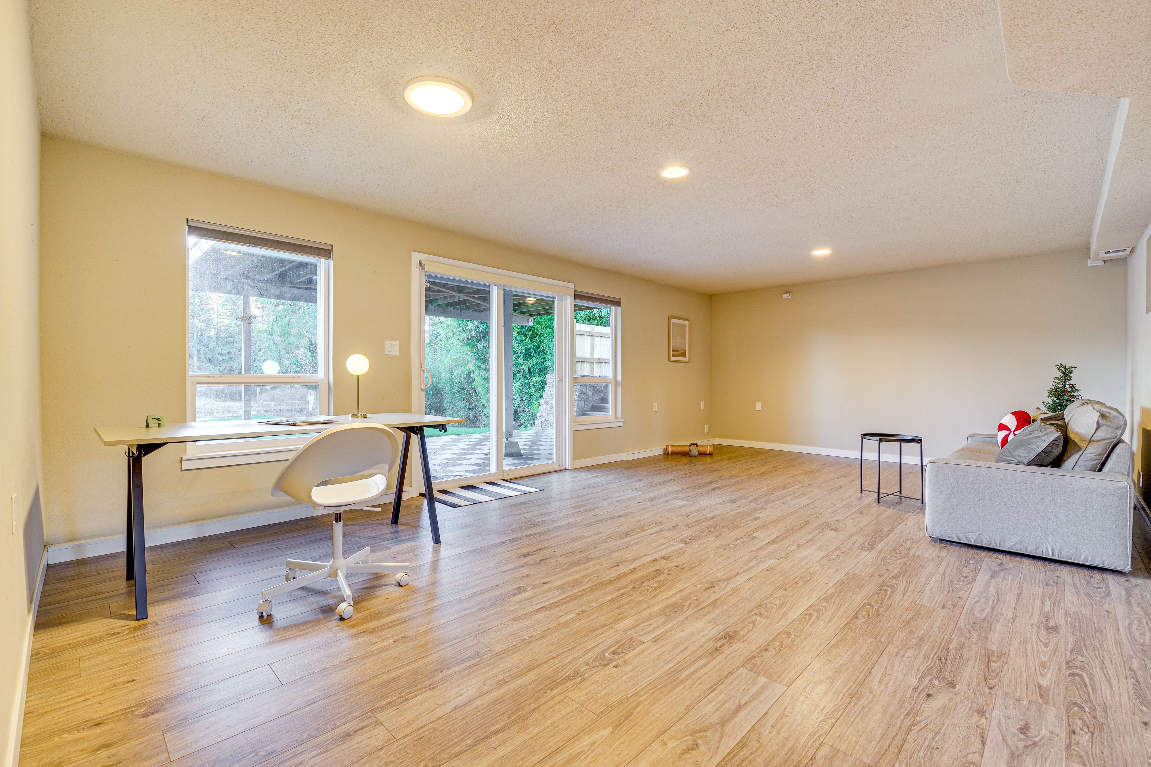 Additional Living Area | Basement | Desk