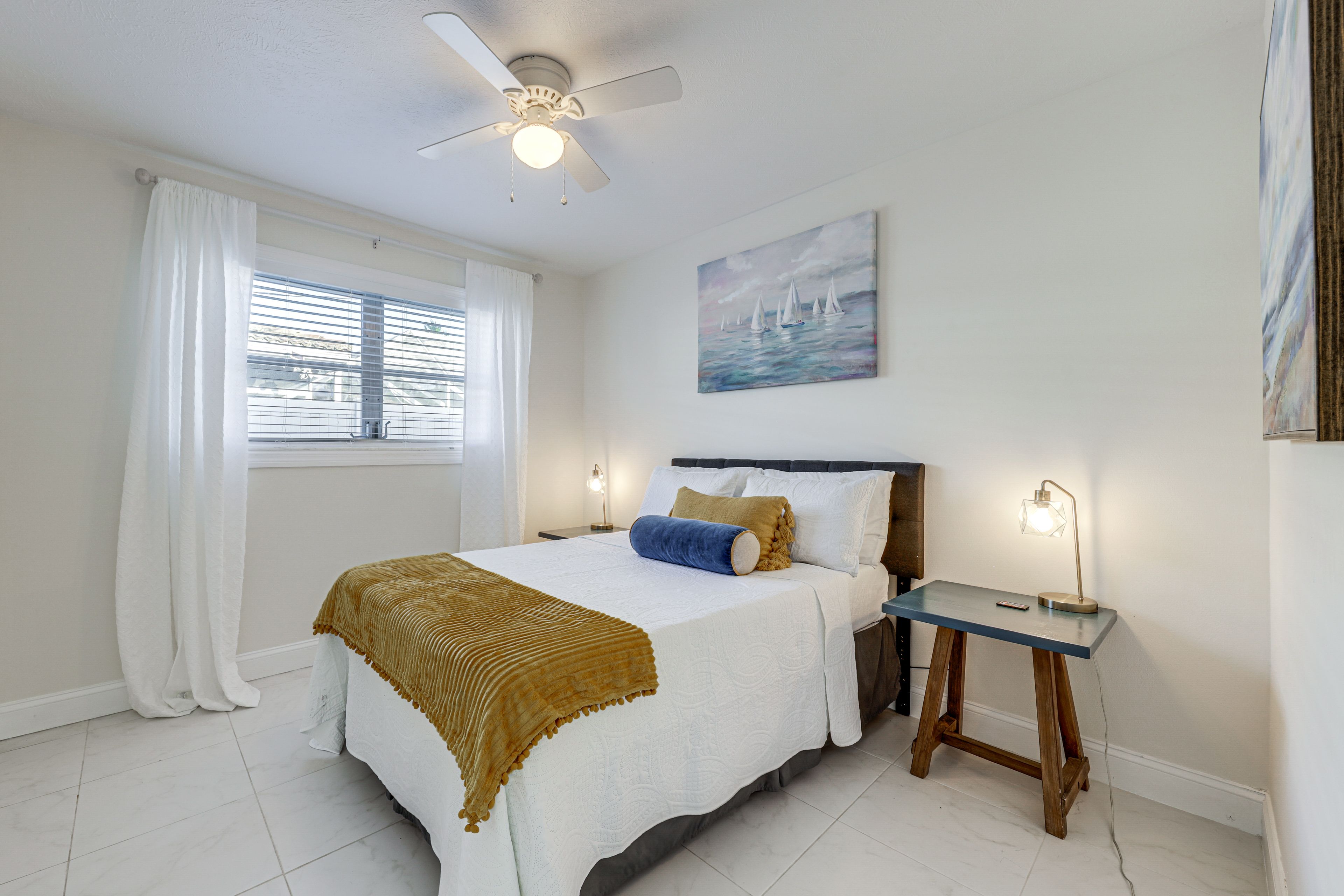 Bedroom 3 | Queen Bed