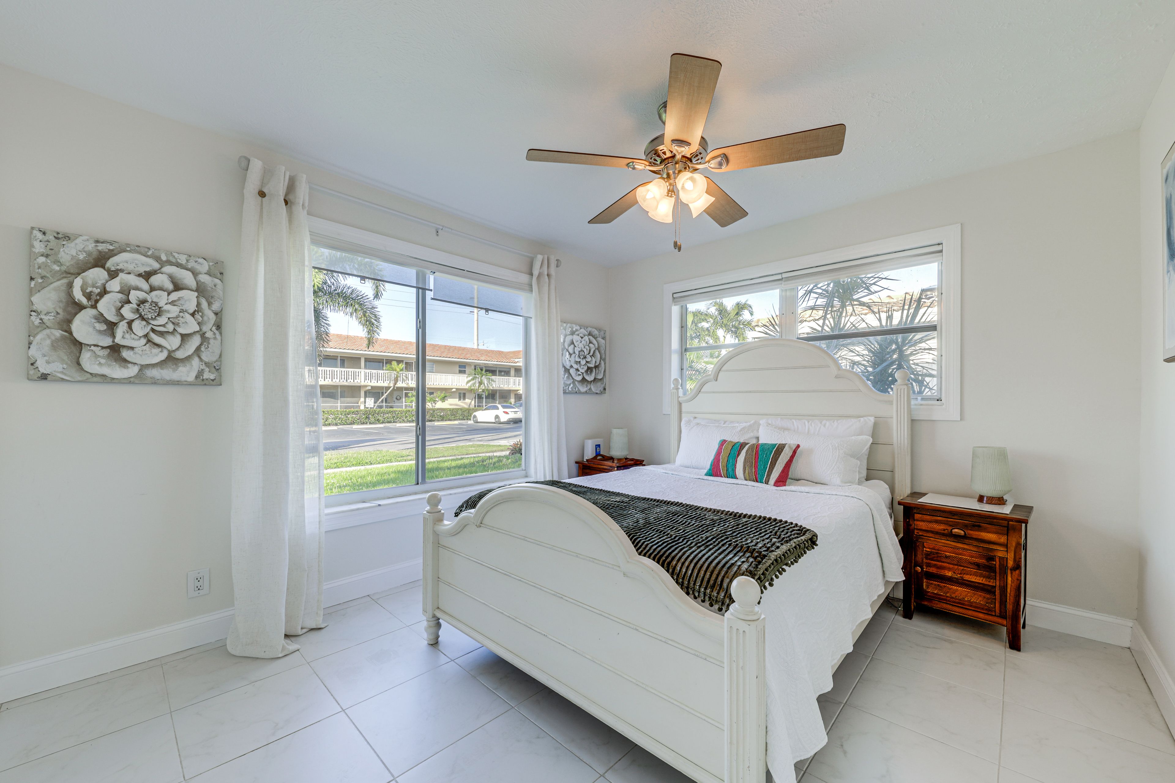 Bedroom 4 | Queen Bed