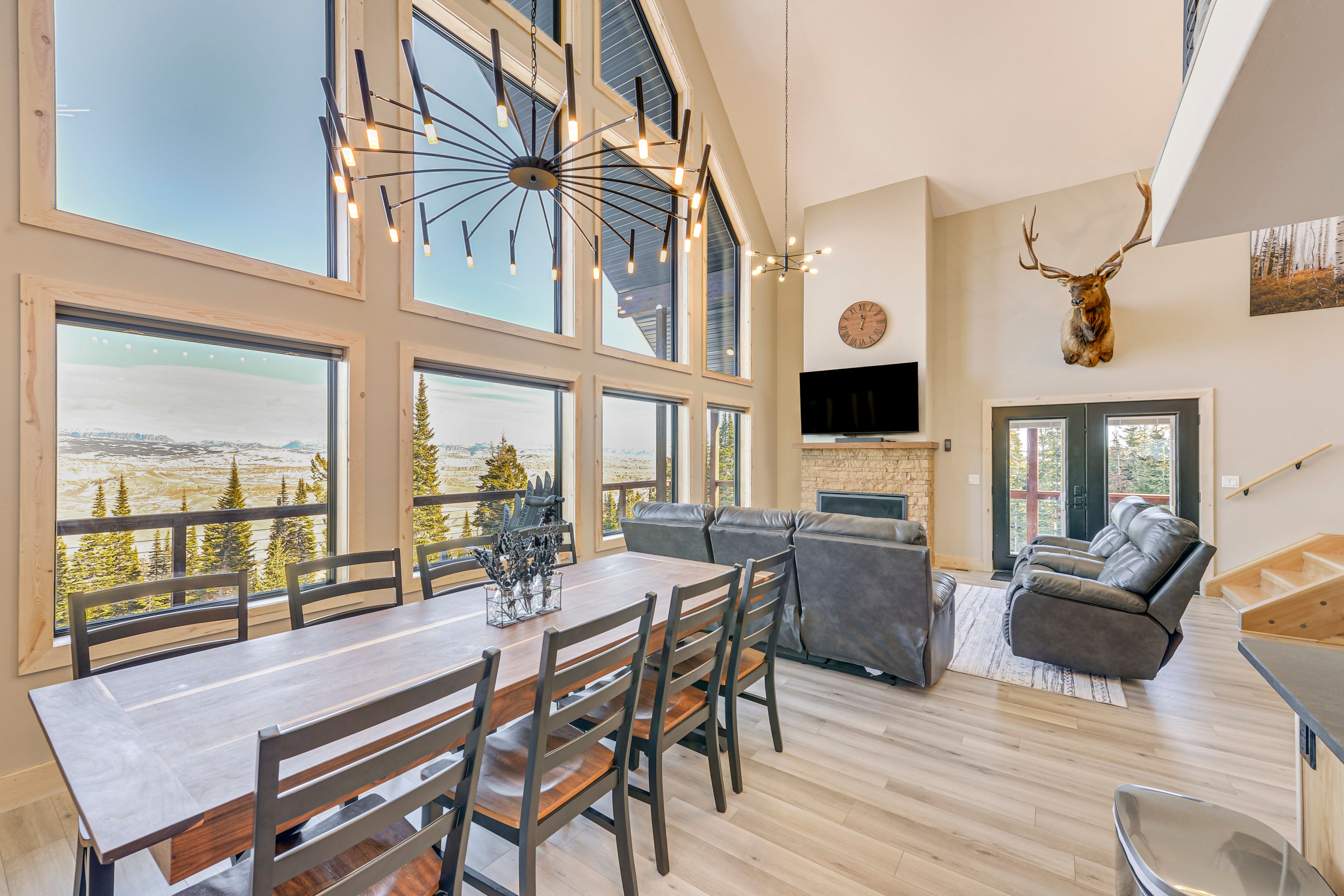 Dubois Vacation Rental | 4BR | 3.5BA | 2,683 Sq Ft | Steps Required