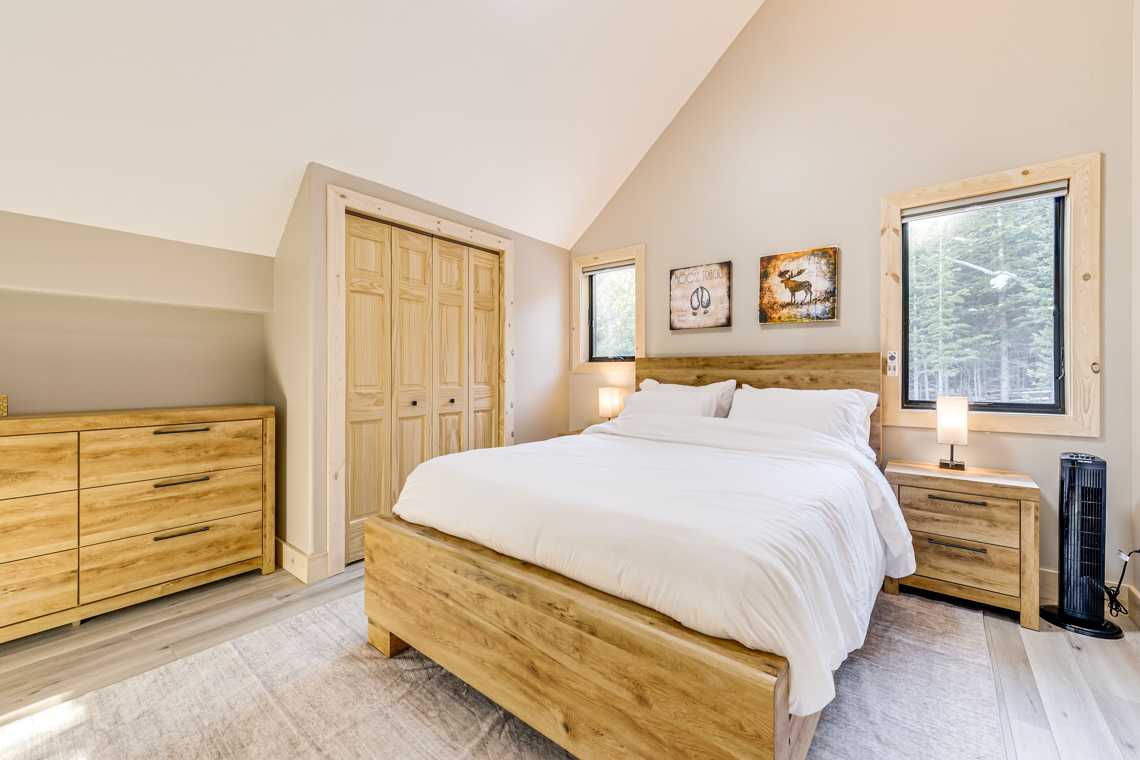 Bedroom 3 | Queen Bed | Top Floor