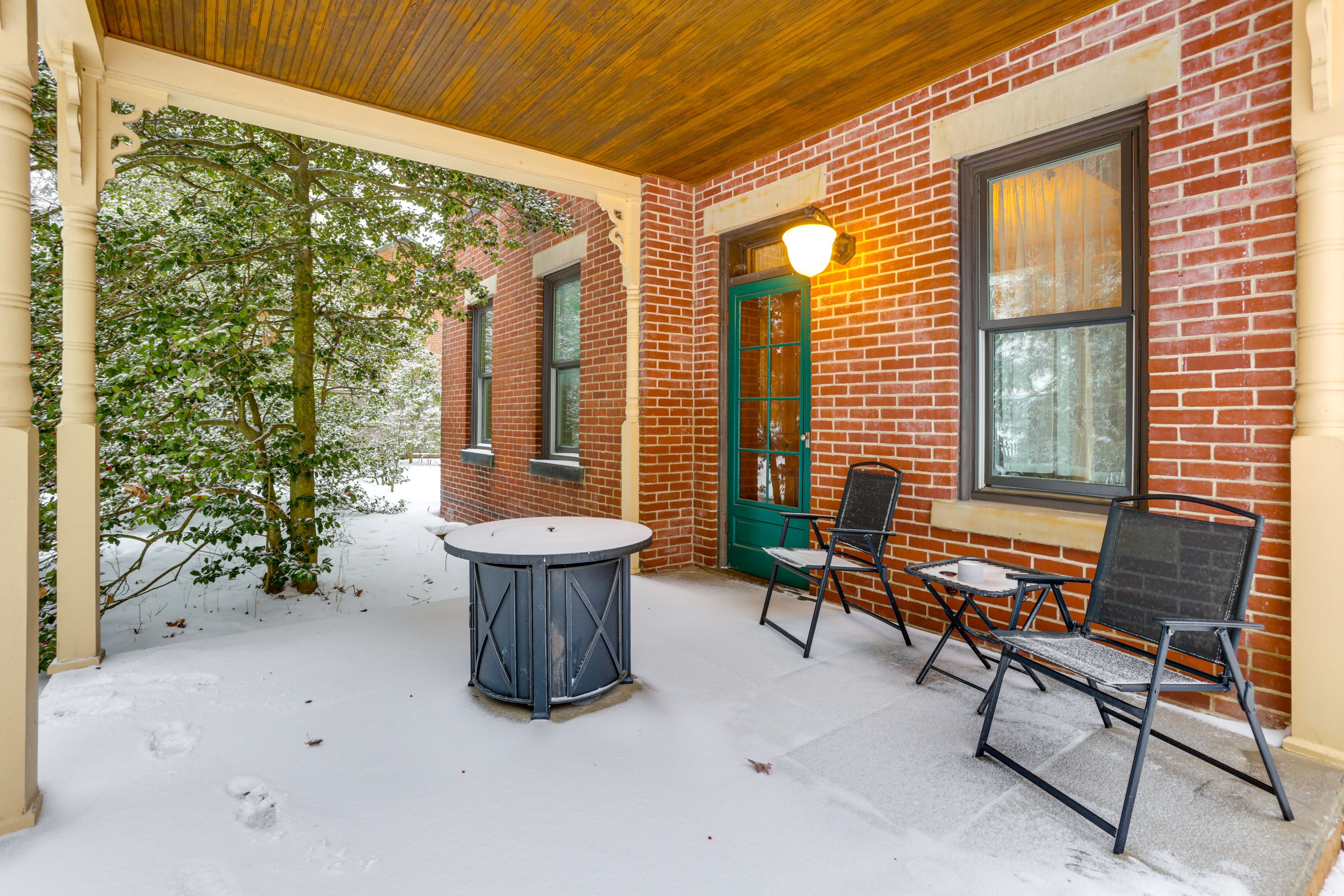 Covered Patio | Fire Pit