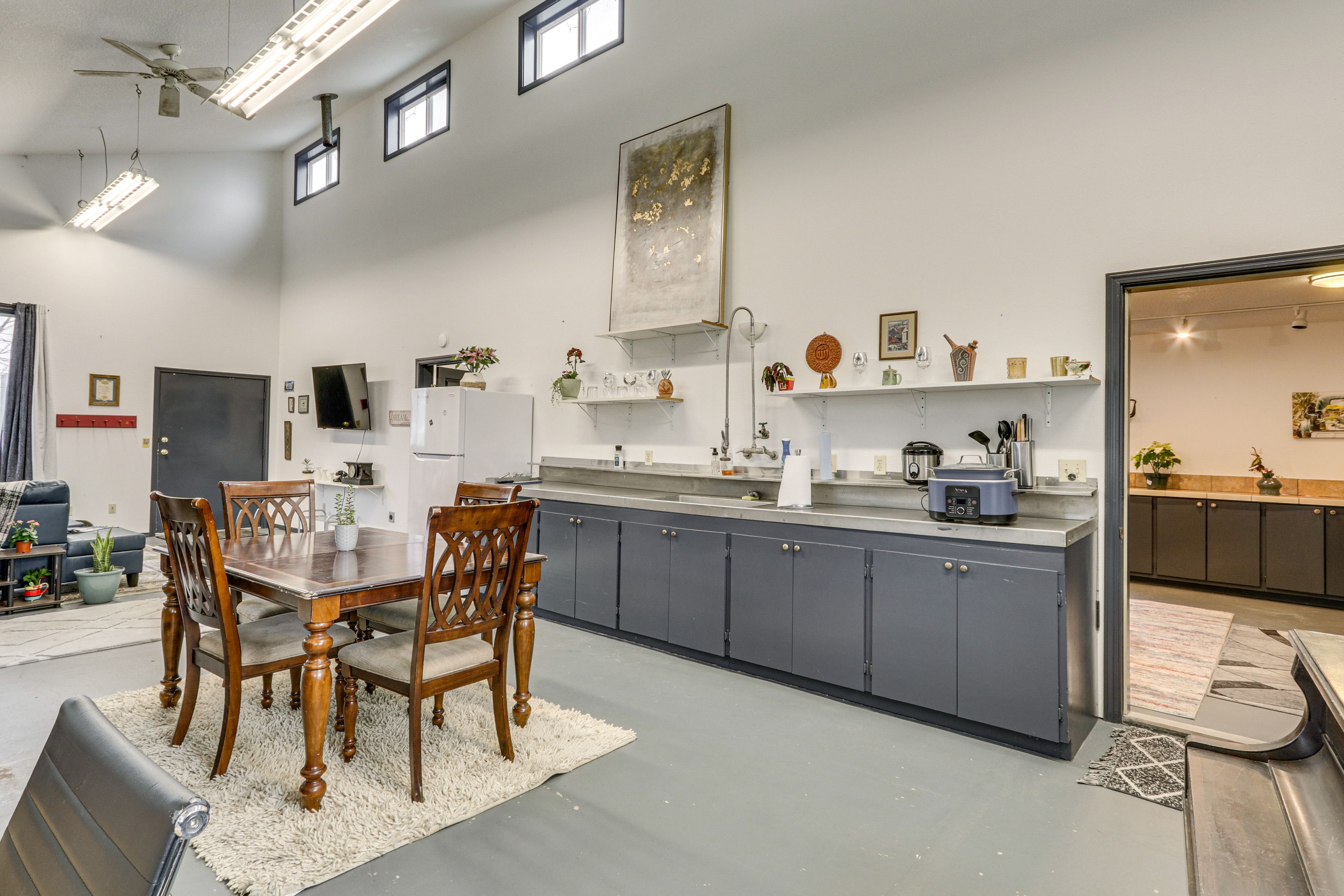 Kitchenette | Ninja Foodi | Dishwasher | Microwave | Keurig Coffee Maker