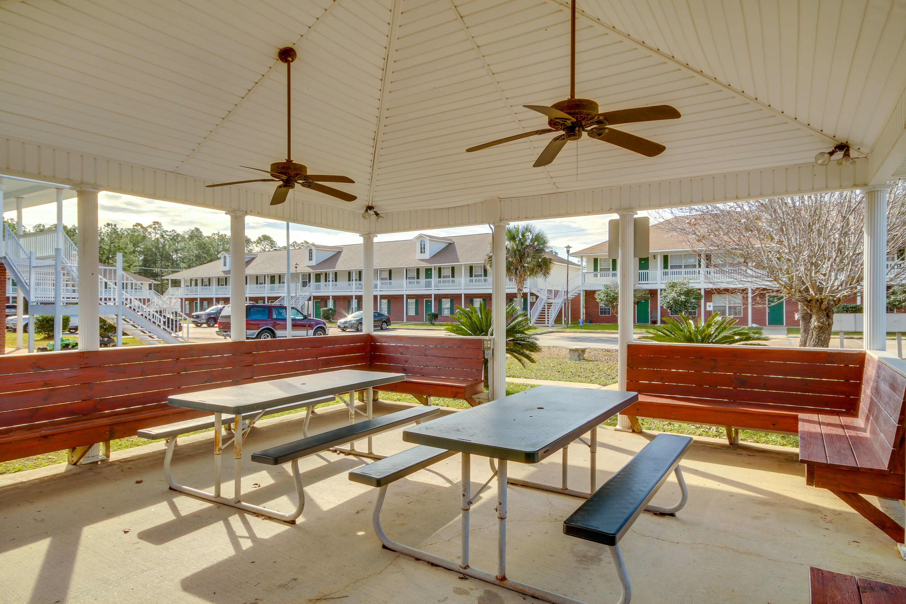 Community Pavilion | Picnic Tables