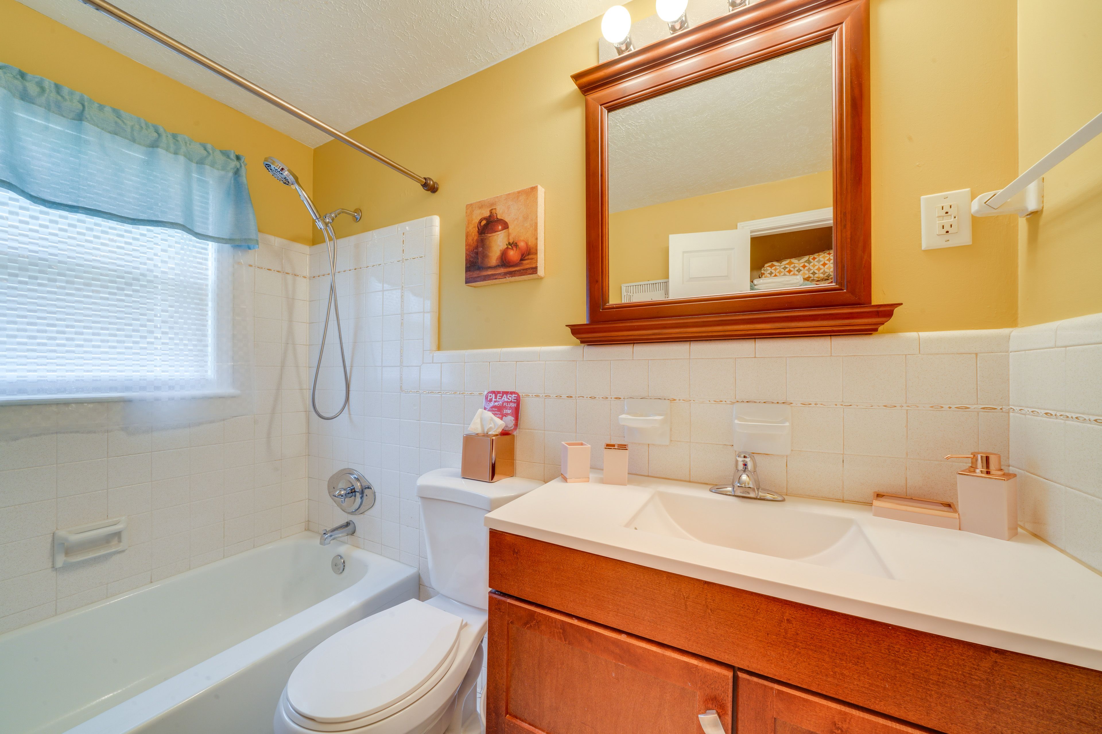 Full Bathroom | Main Level