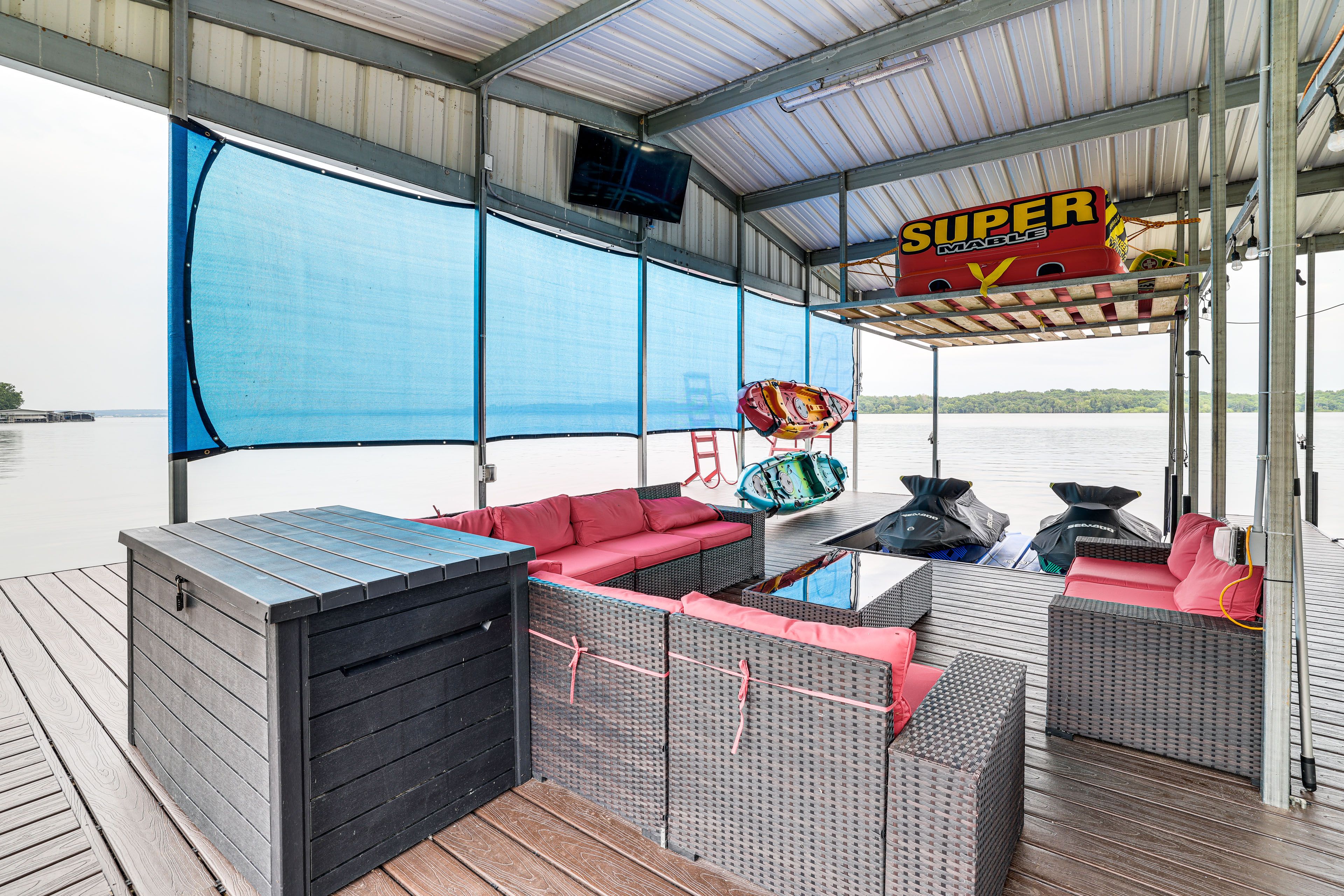 Private Dock | Fish Washing Table | Outdoor TV | Kayaks