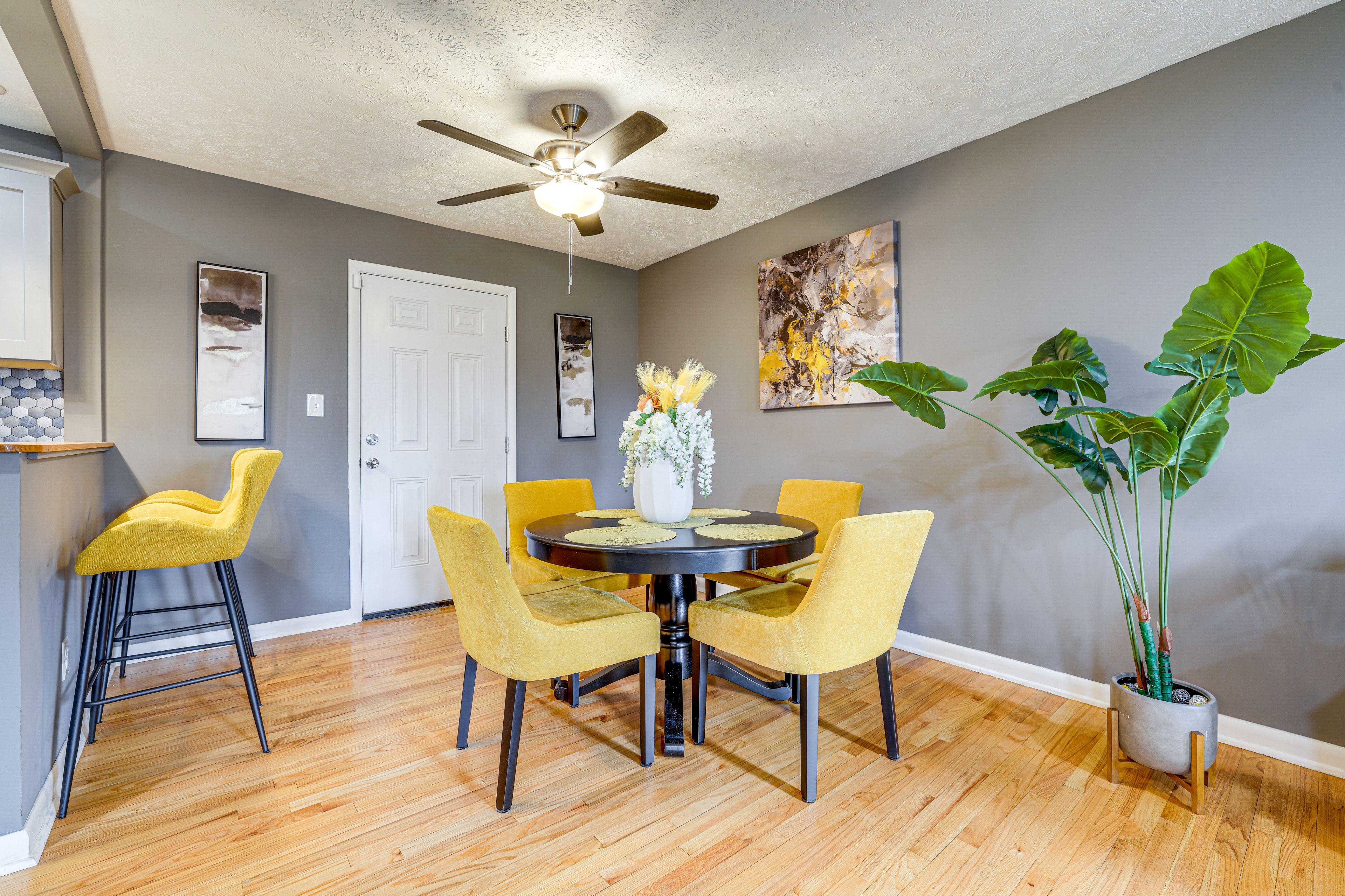 Dining Area | Main Floor