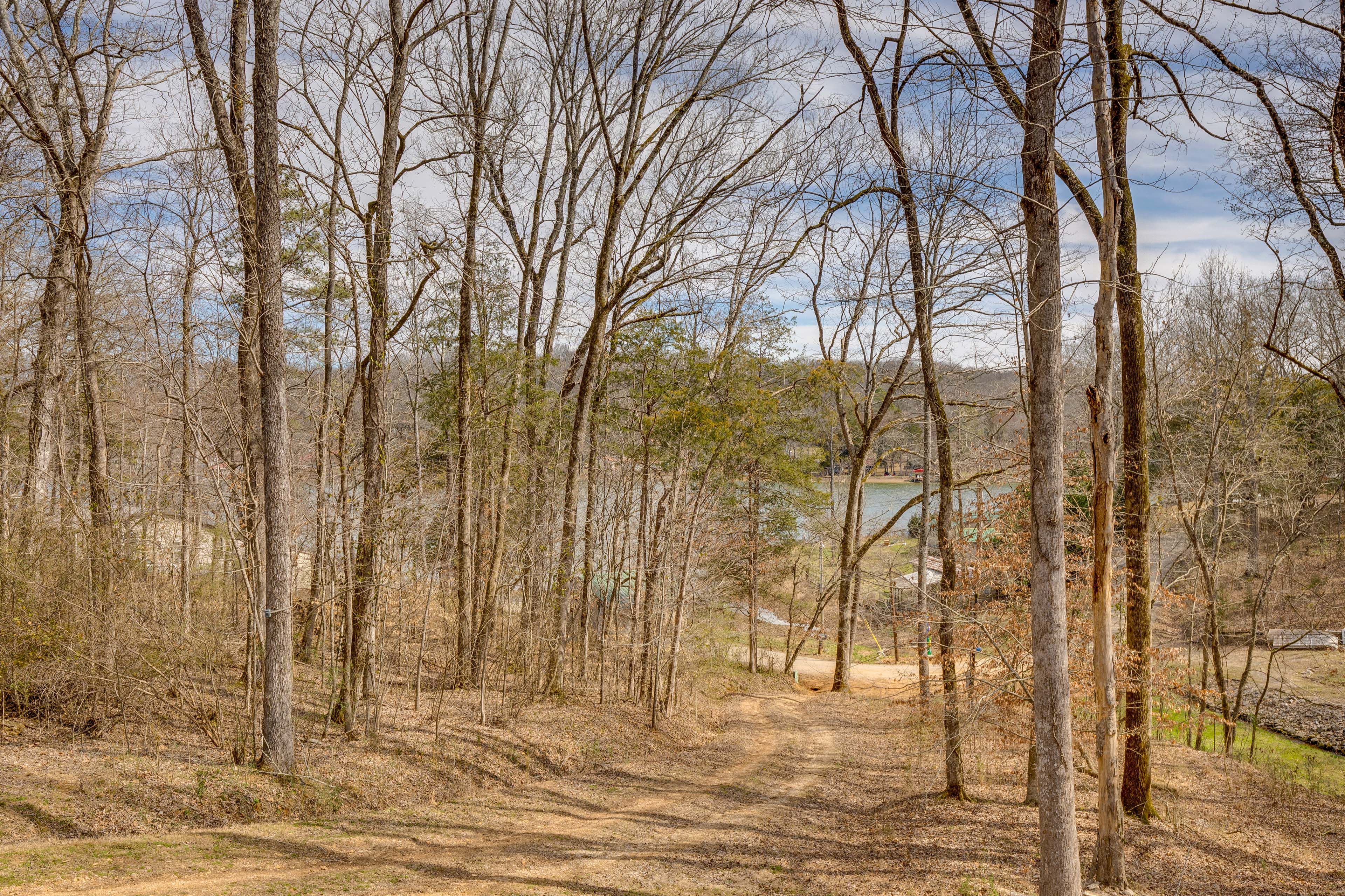 Walk to Lake Access