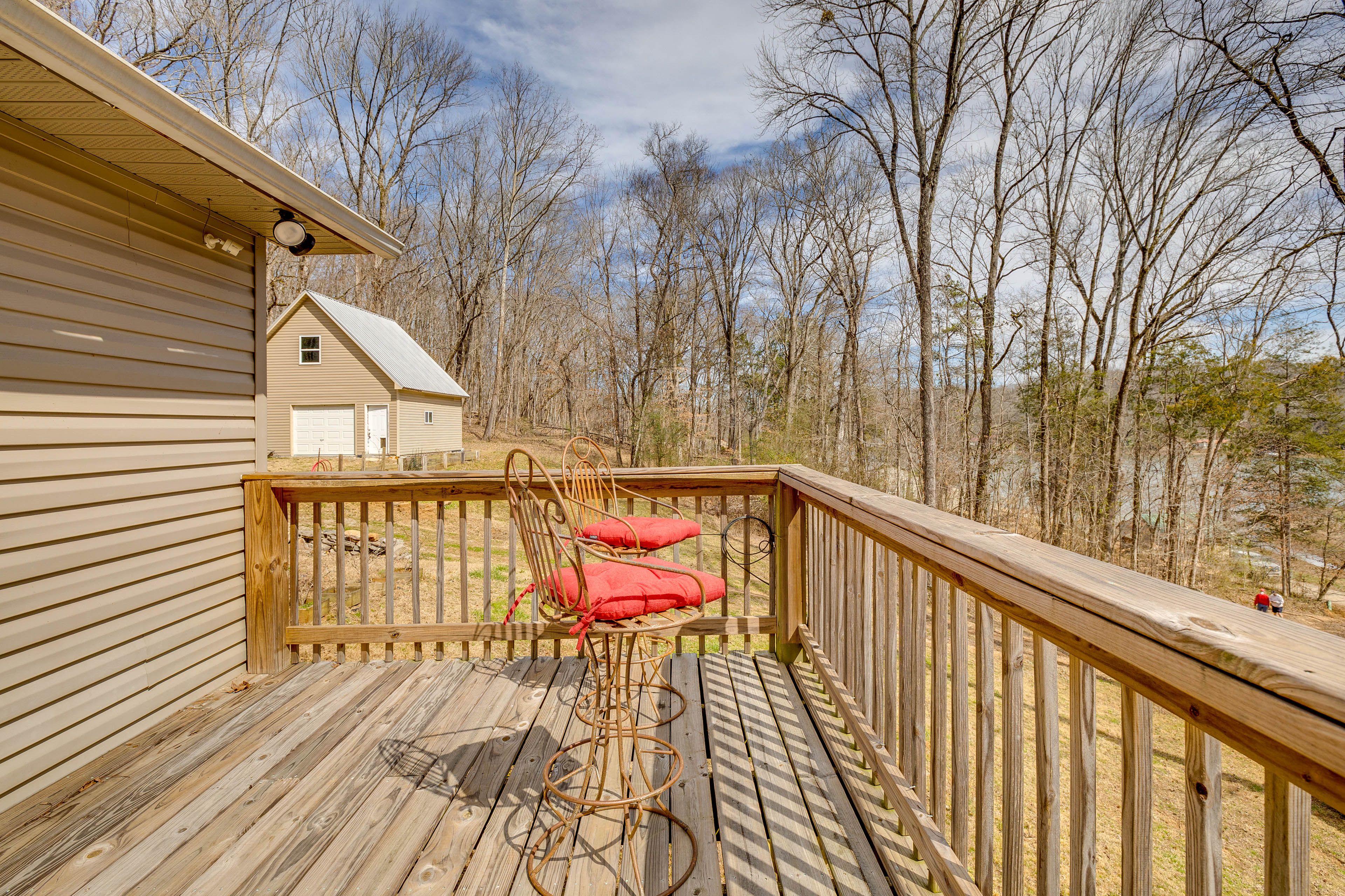 Deck | Peaceful Wooded Surroundings