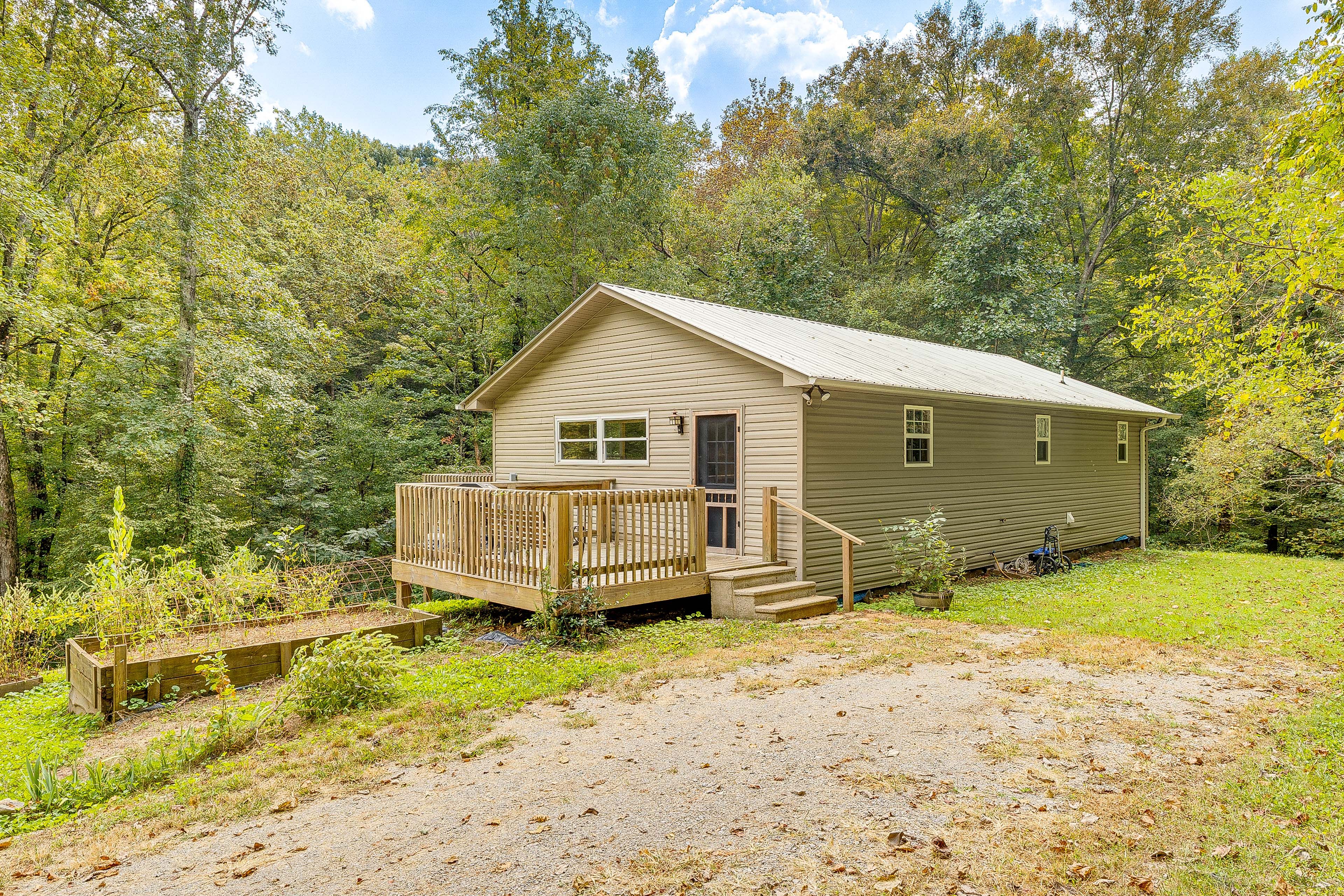 Parking | Driveway (5 Vehicles)