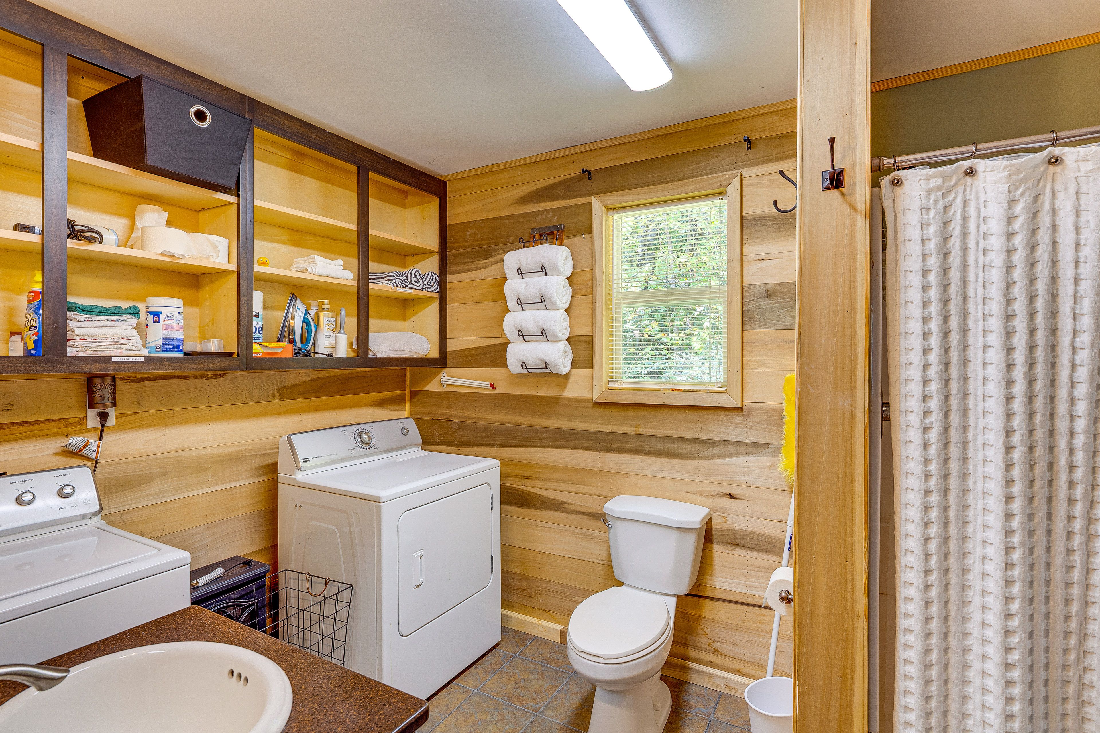 Full Bathroom | Main Level | Washer & Dryer