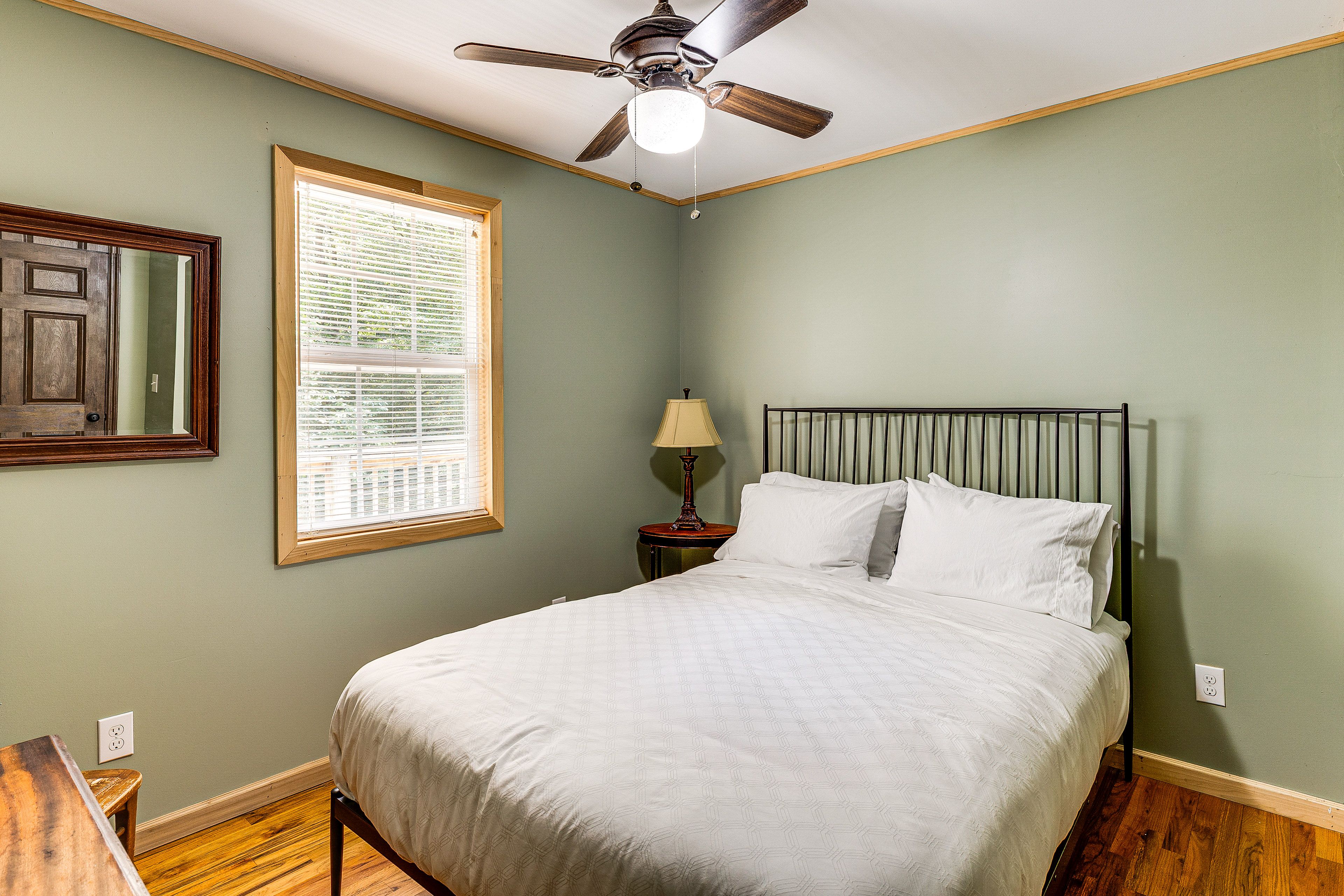 Bedroom 2 | Main Level | Queen Bed | Linens Provided