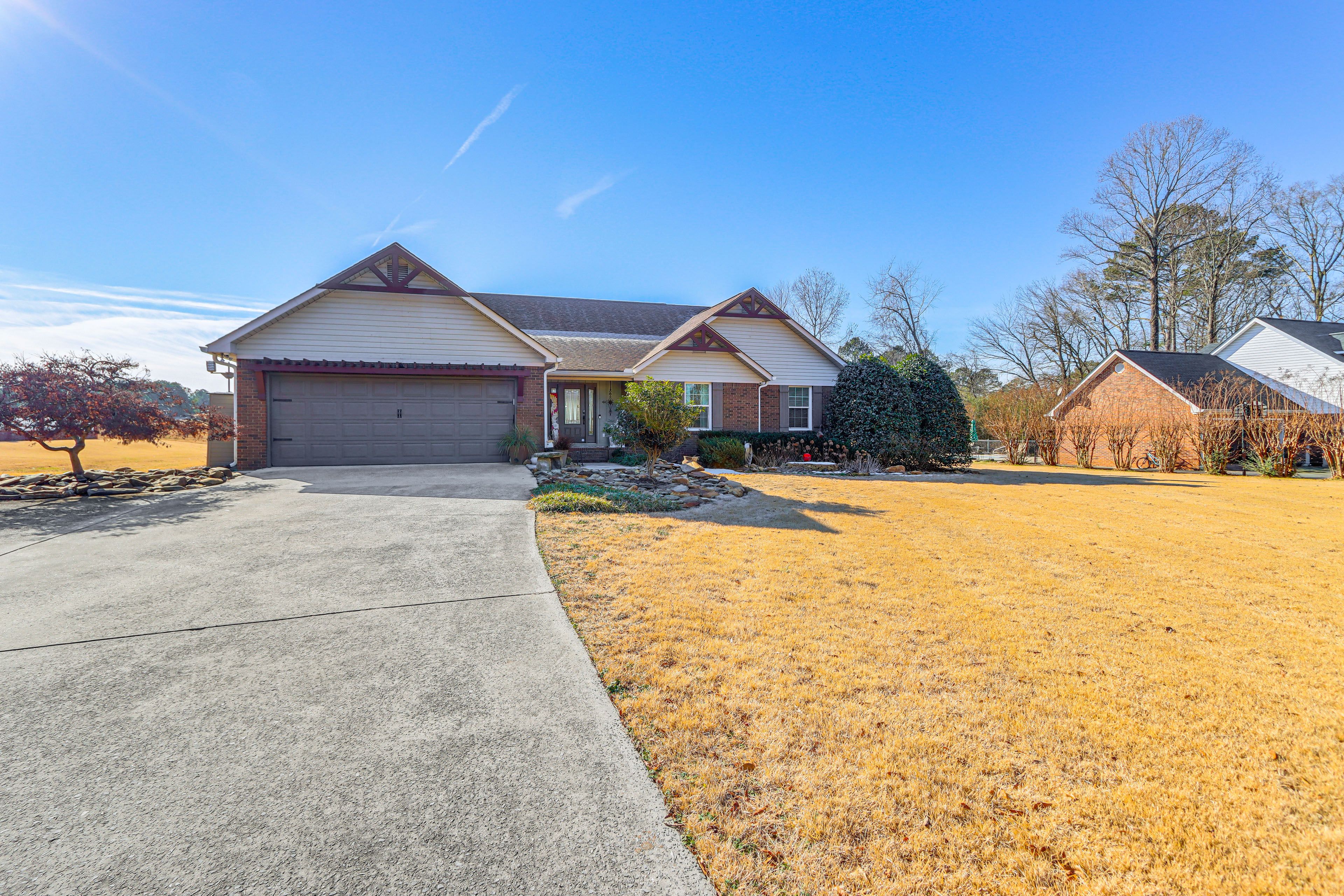 Parking | Driveway (4 Vehicles) | RV/Trailer Parking