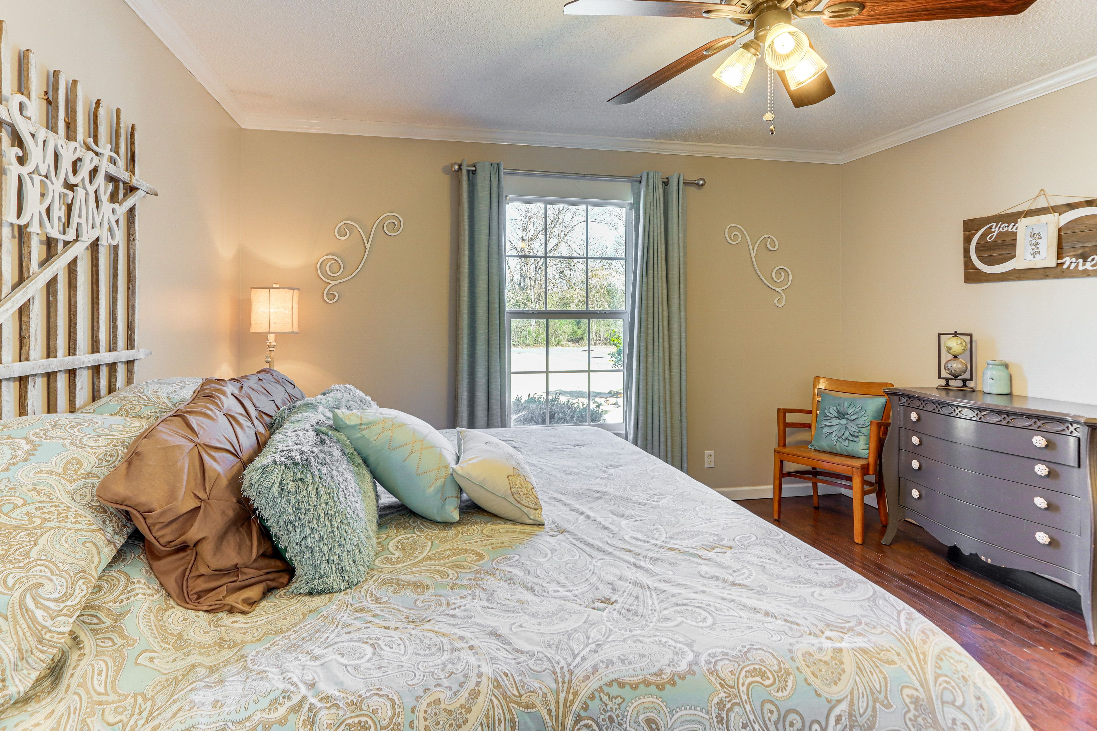 Bedroom 2 | King Bed