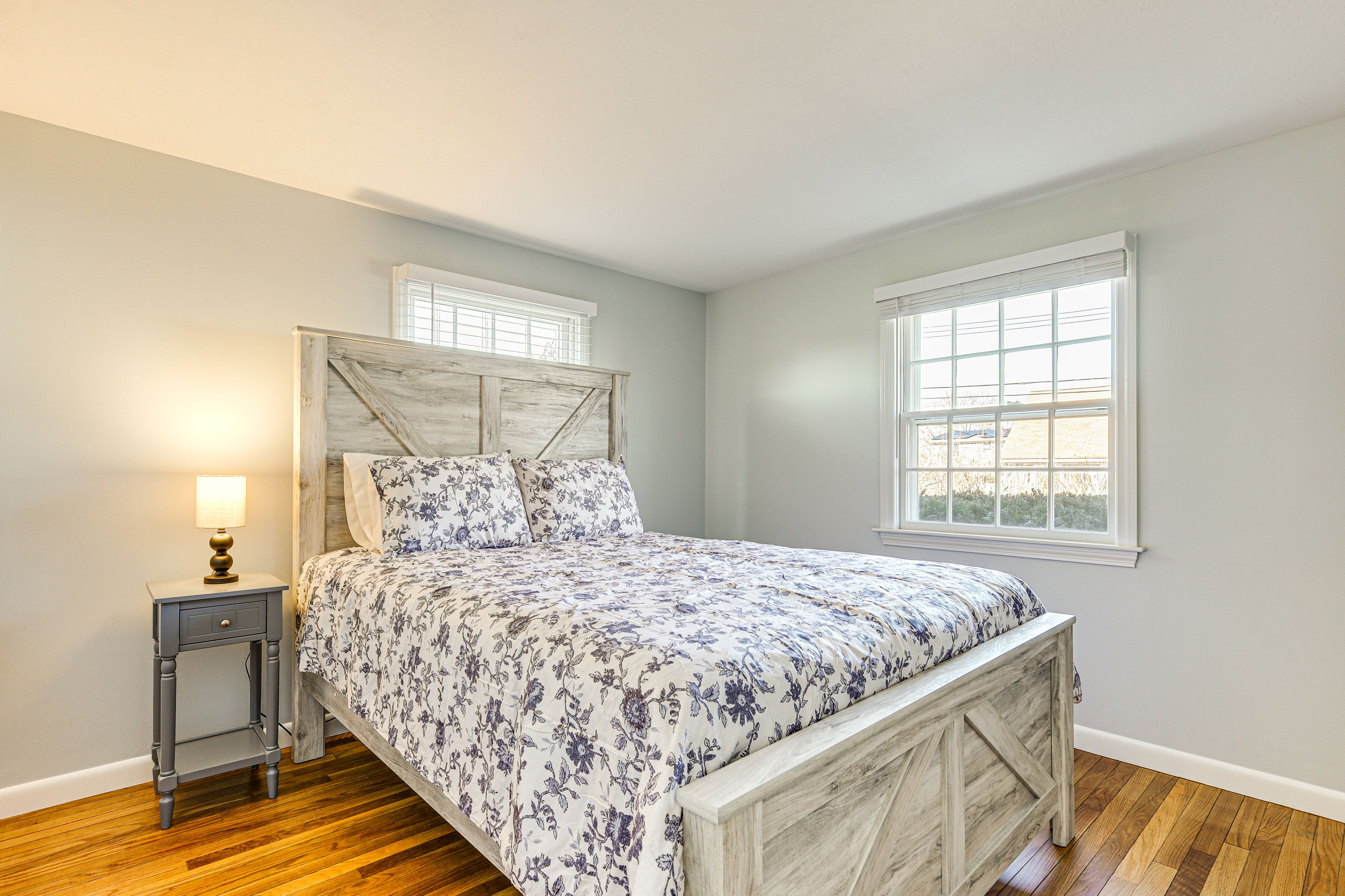 Bedroom 2 | Queen Bed | 1st Floor