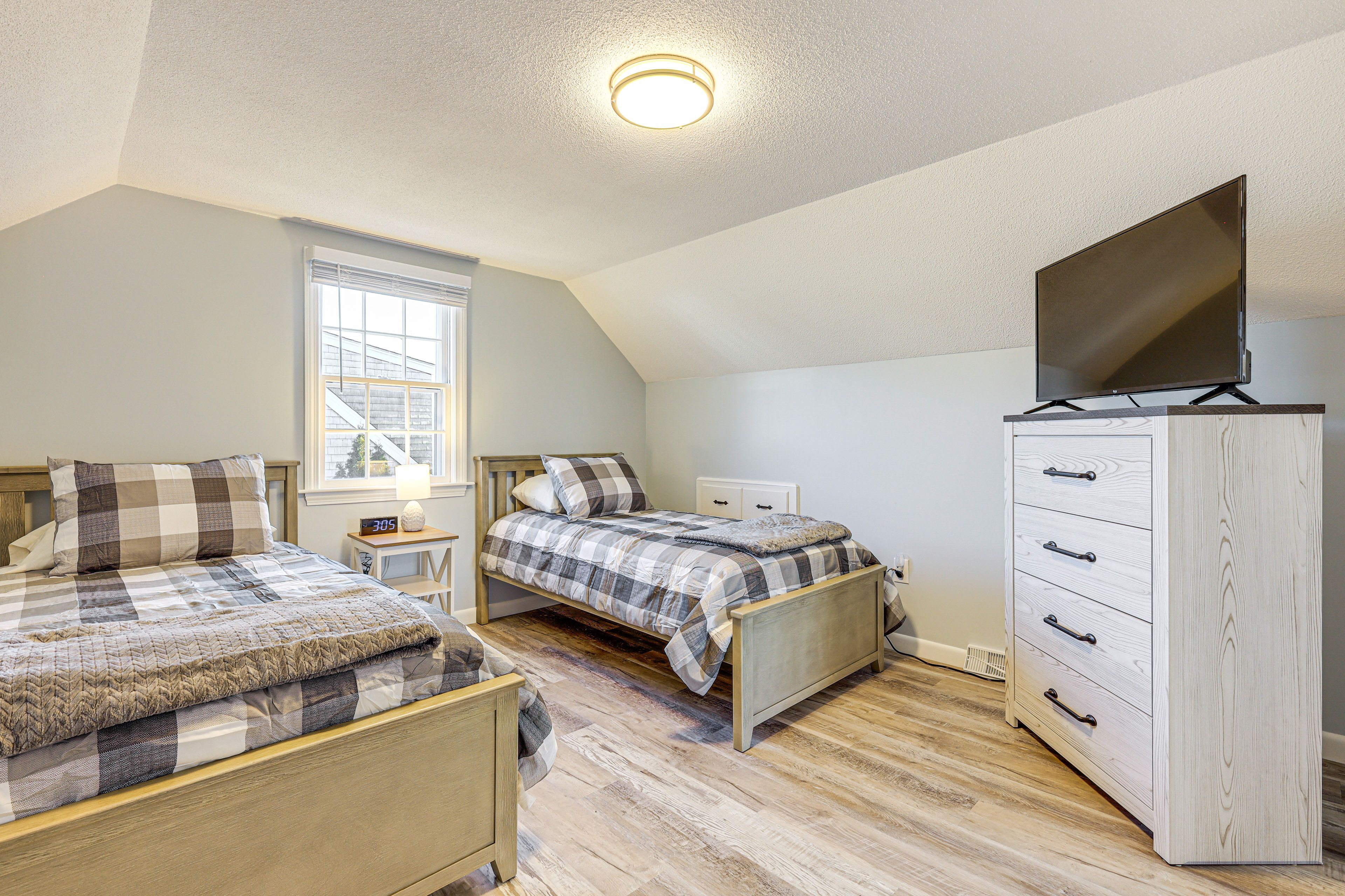 Bedroom 4 | 2 Twin Beds | 2nd Floor