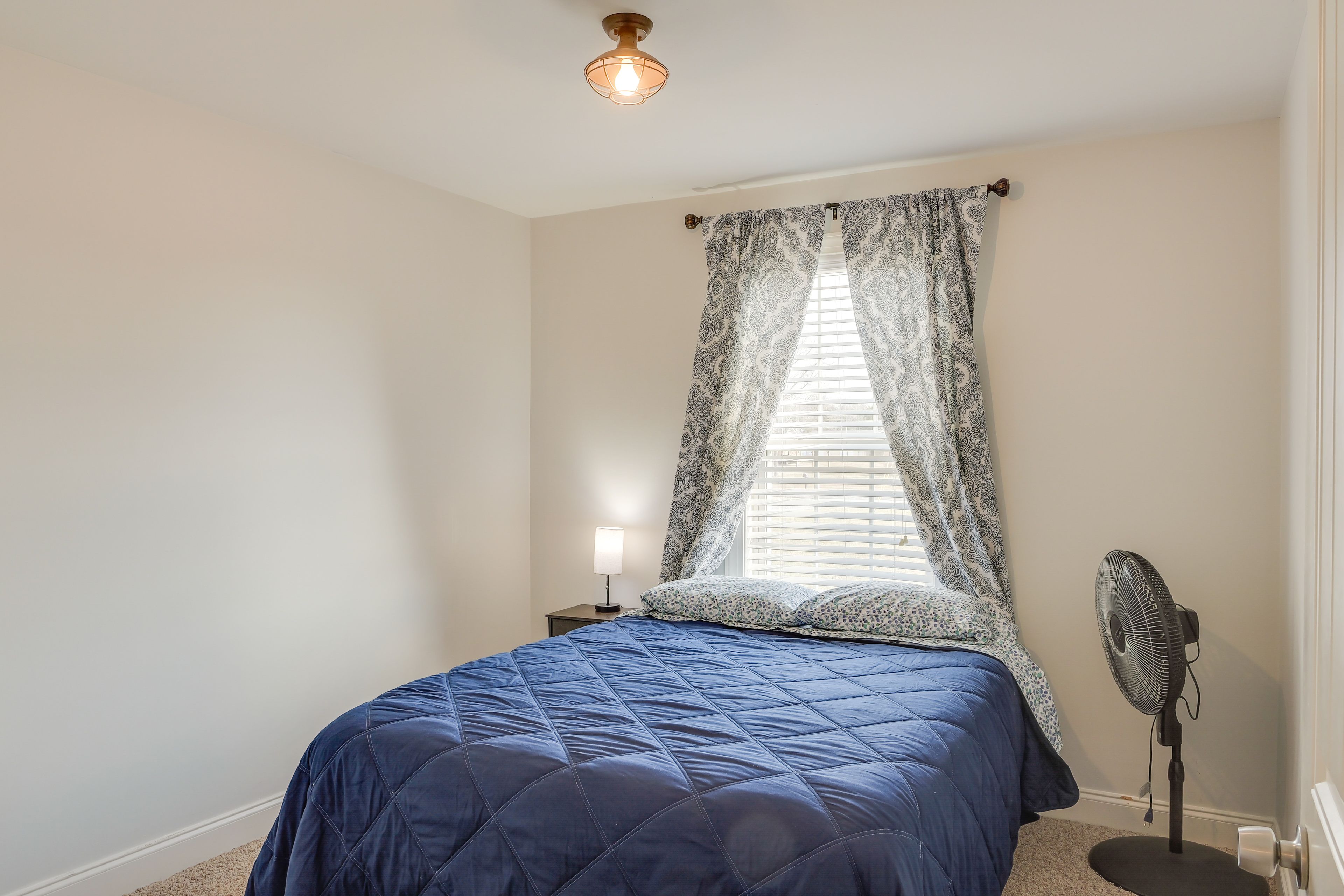Bedroom 2 | 1st Floor | Queen Bed