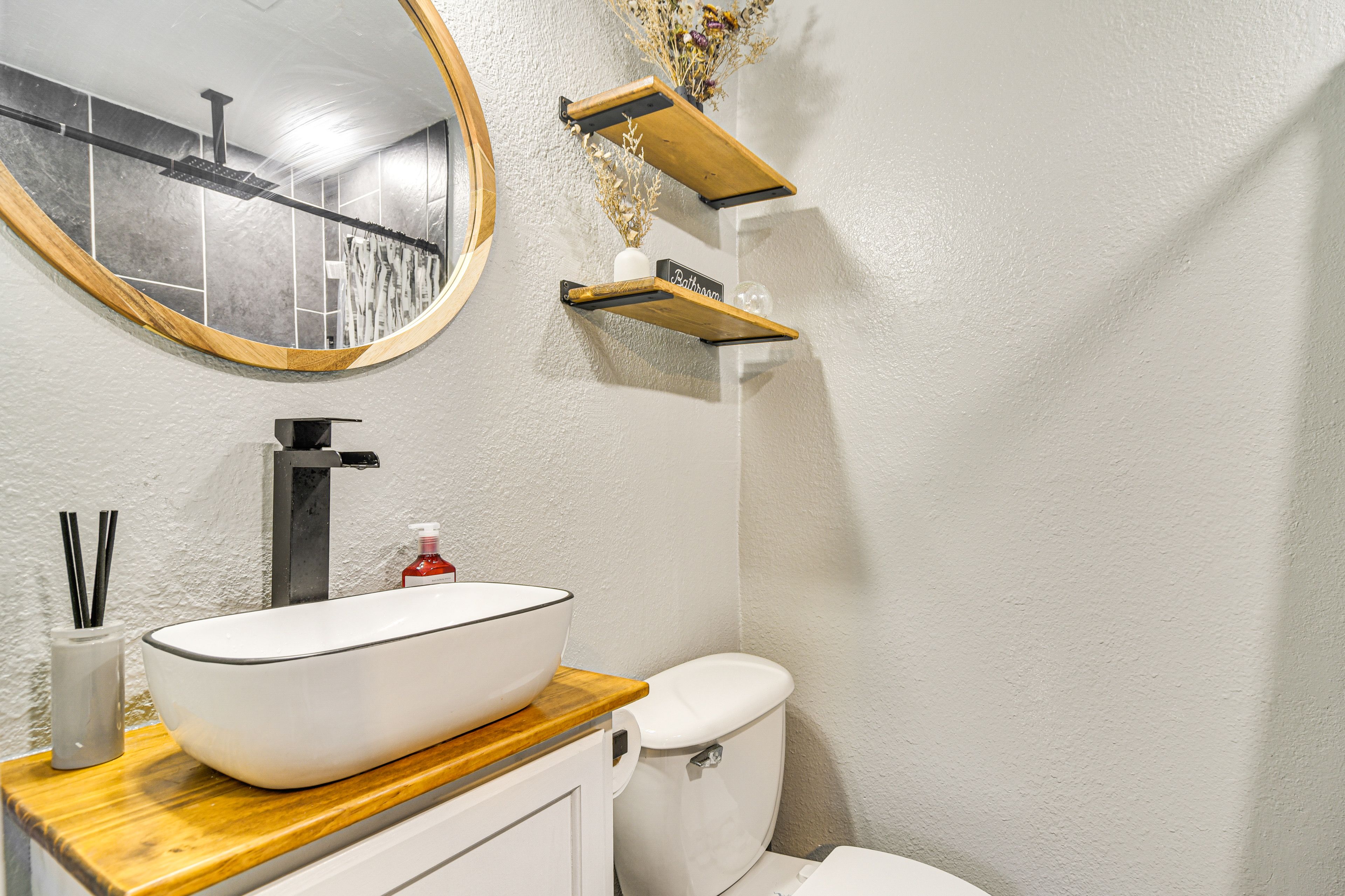 En-Suite Bathroom | Towels Provided