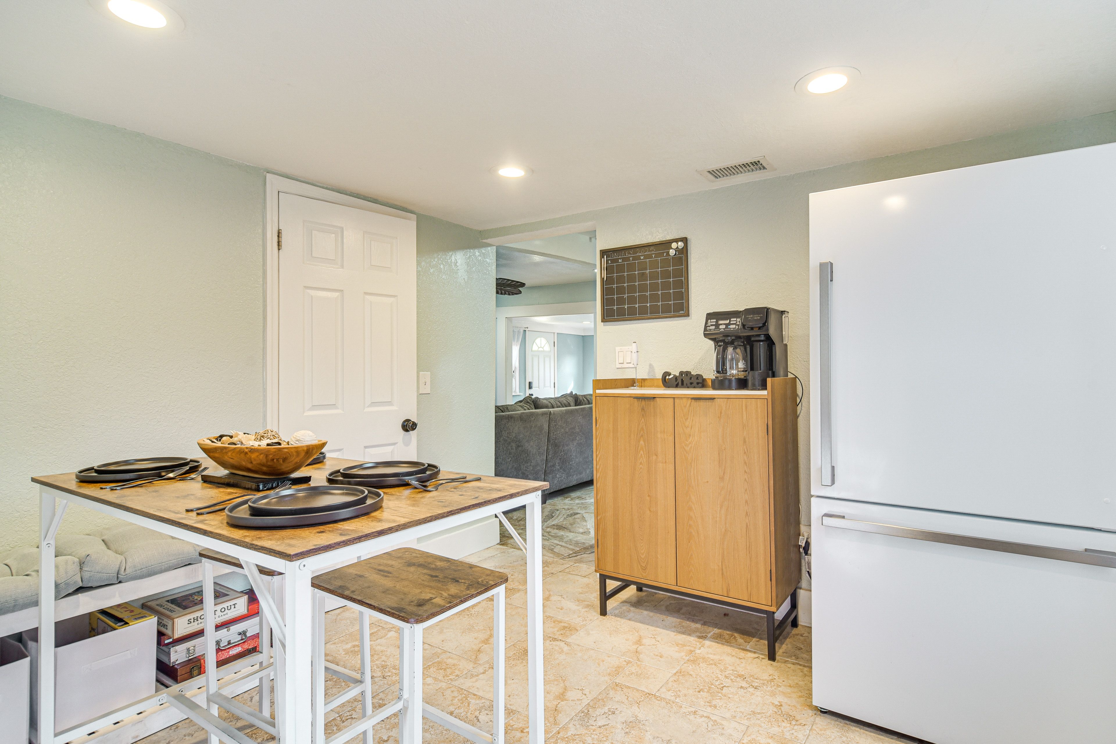 Dining Area | Dishware/Flatware