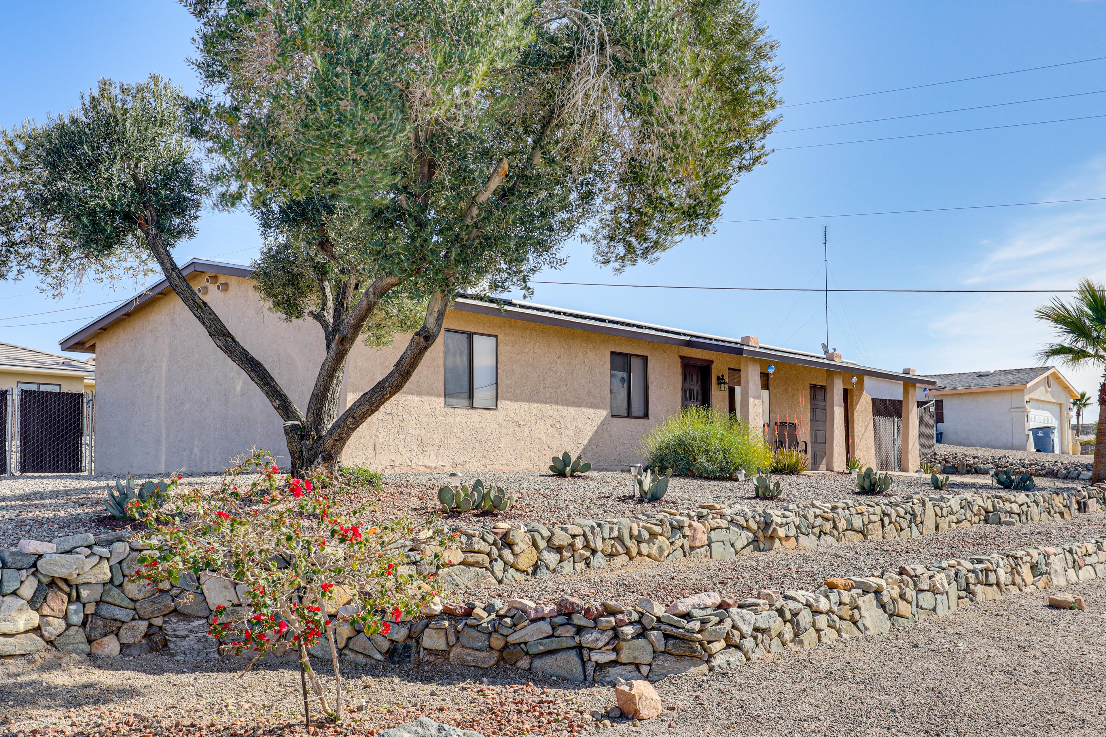 Parking | Garage (1 Vehicle) | Driveway (1 Vehicle)