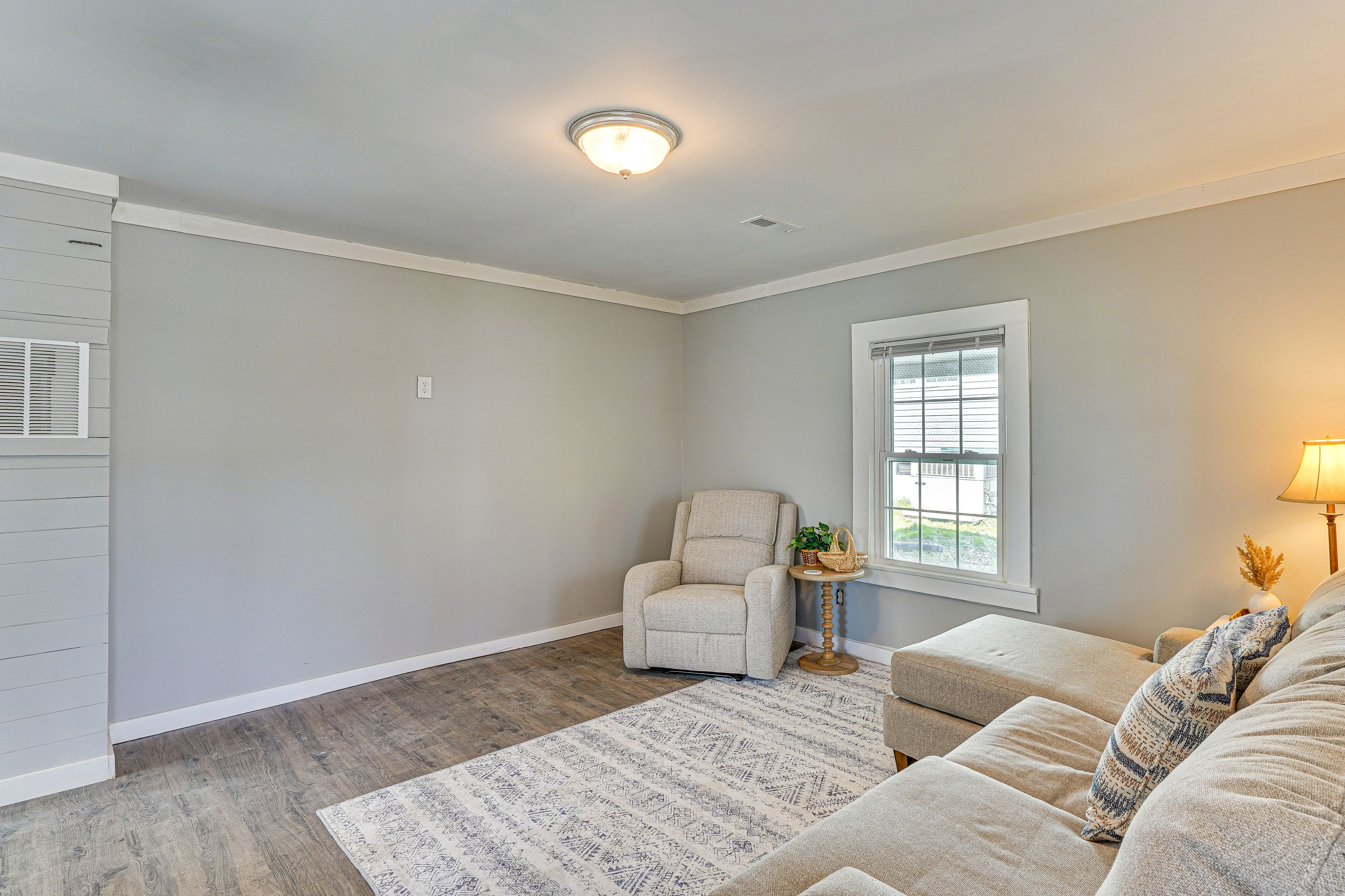 Living Room | Free WiFi