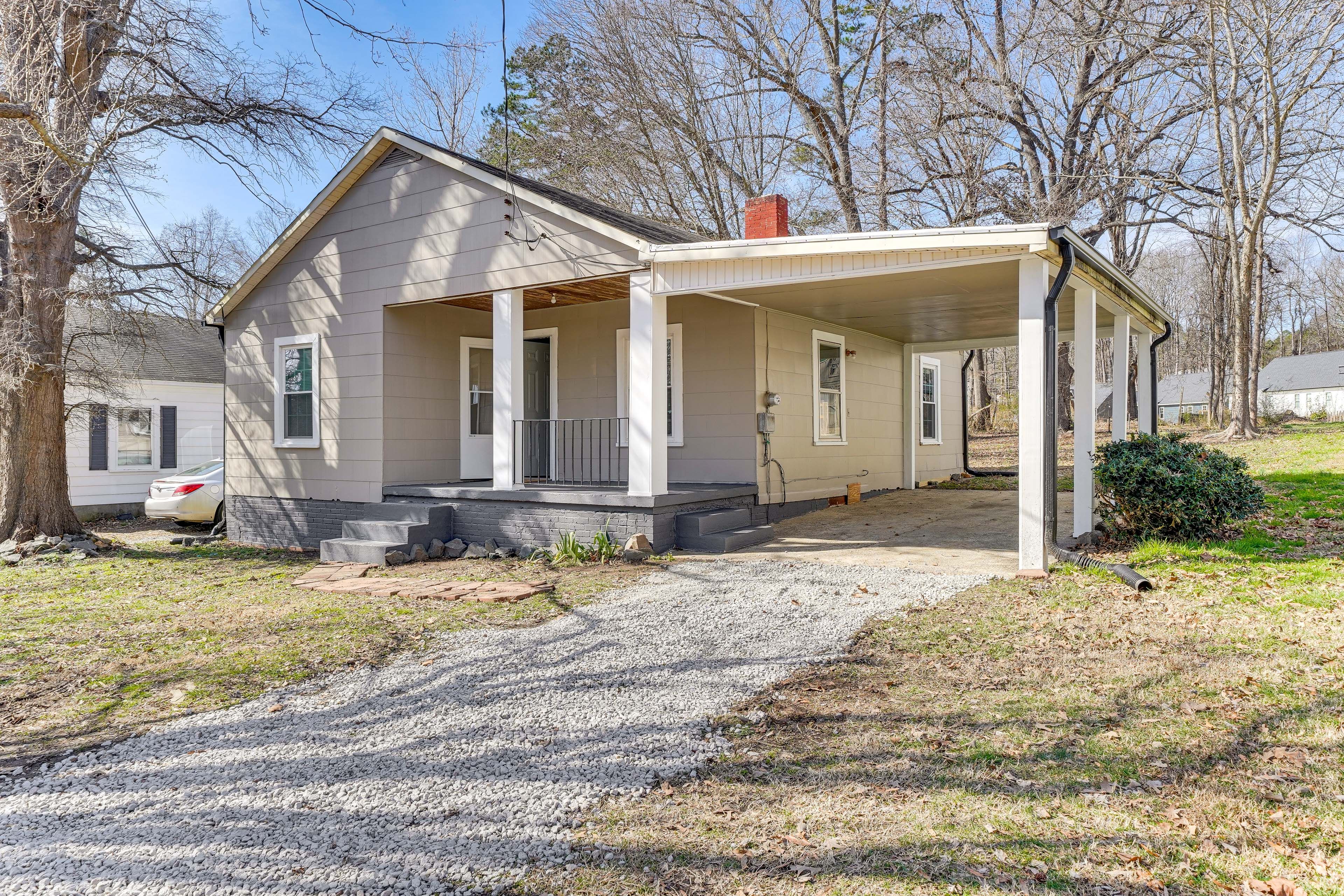 Property Exterior | Single-Story Home | Private Deck