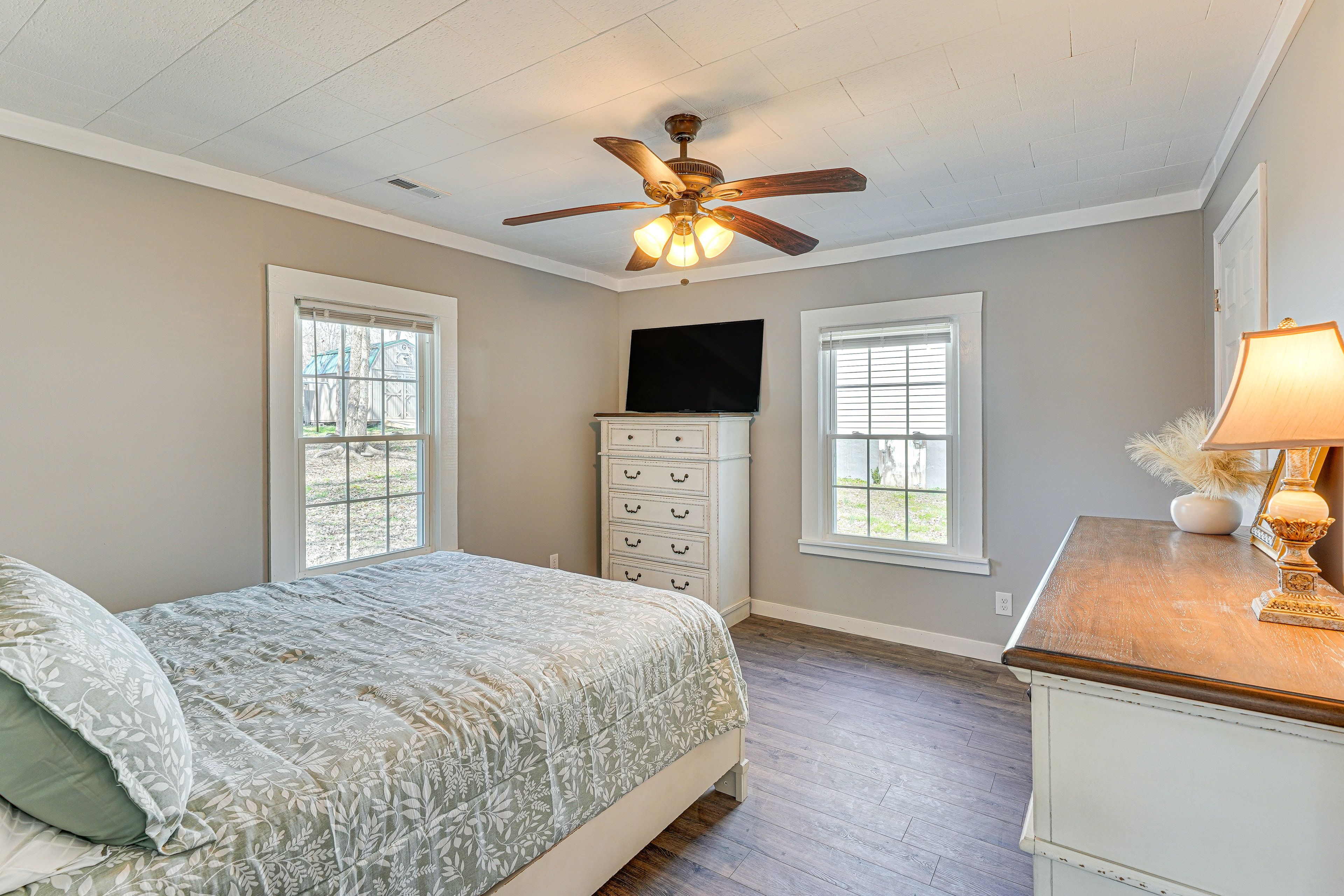 Bedroom 1 | Queen Bed | Linens Provided