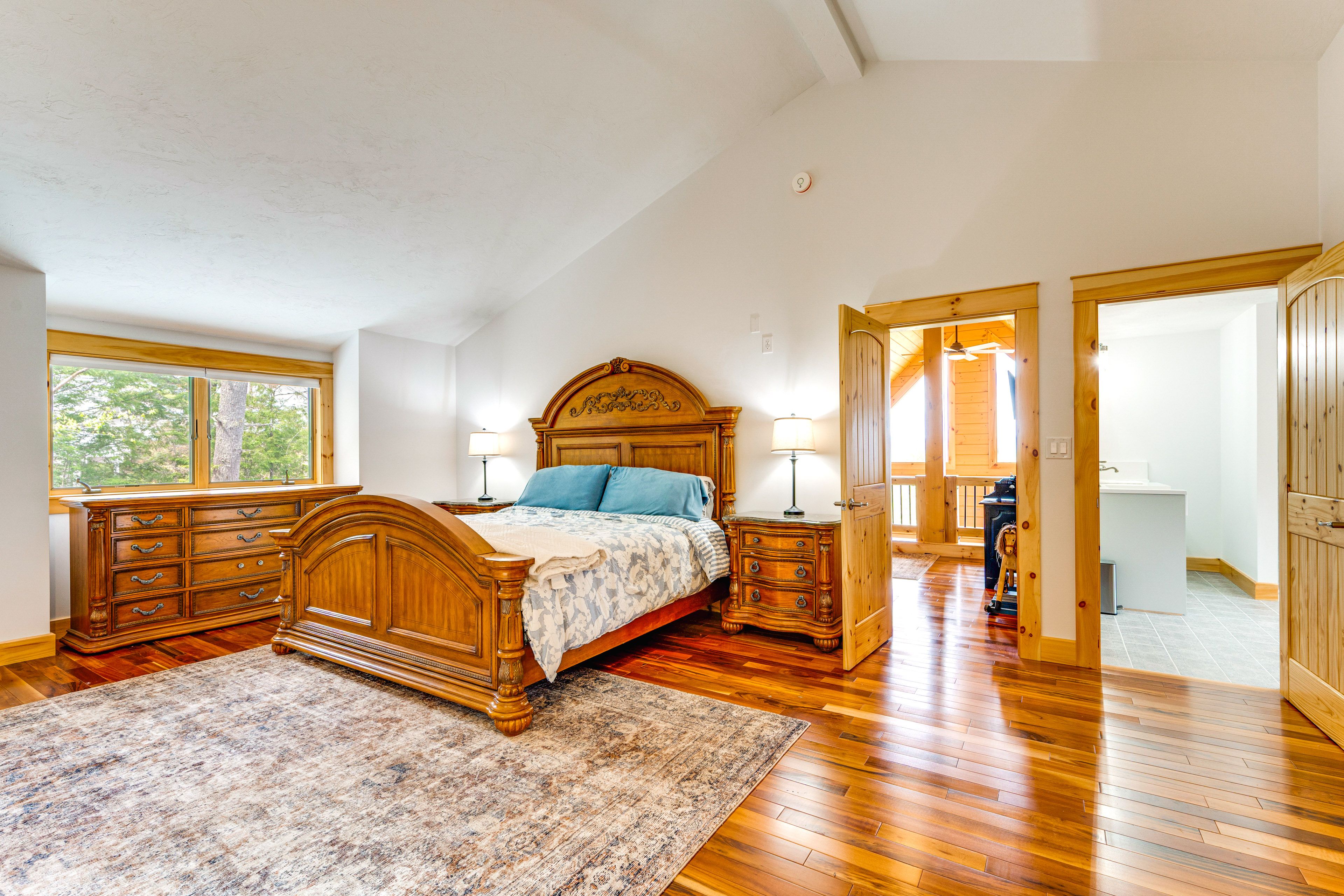 Bedroom 3 | King Bed | Upper Floor