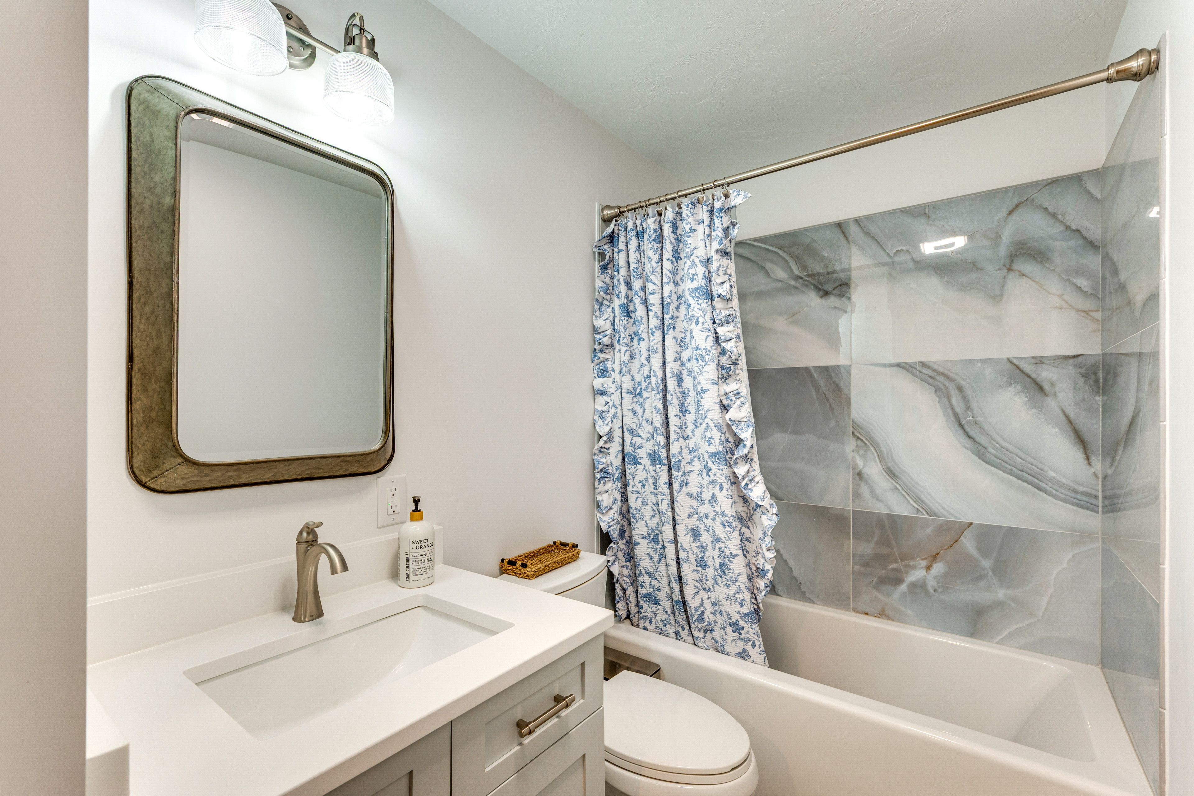 Bathroom | Towels Provided | Main Floor