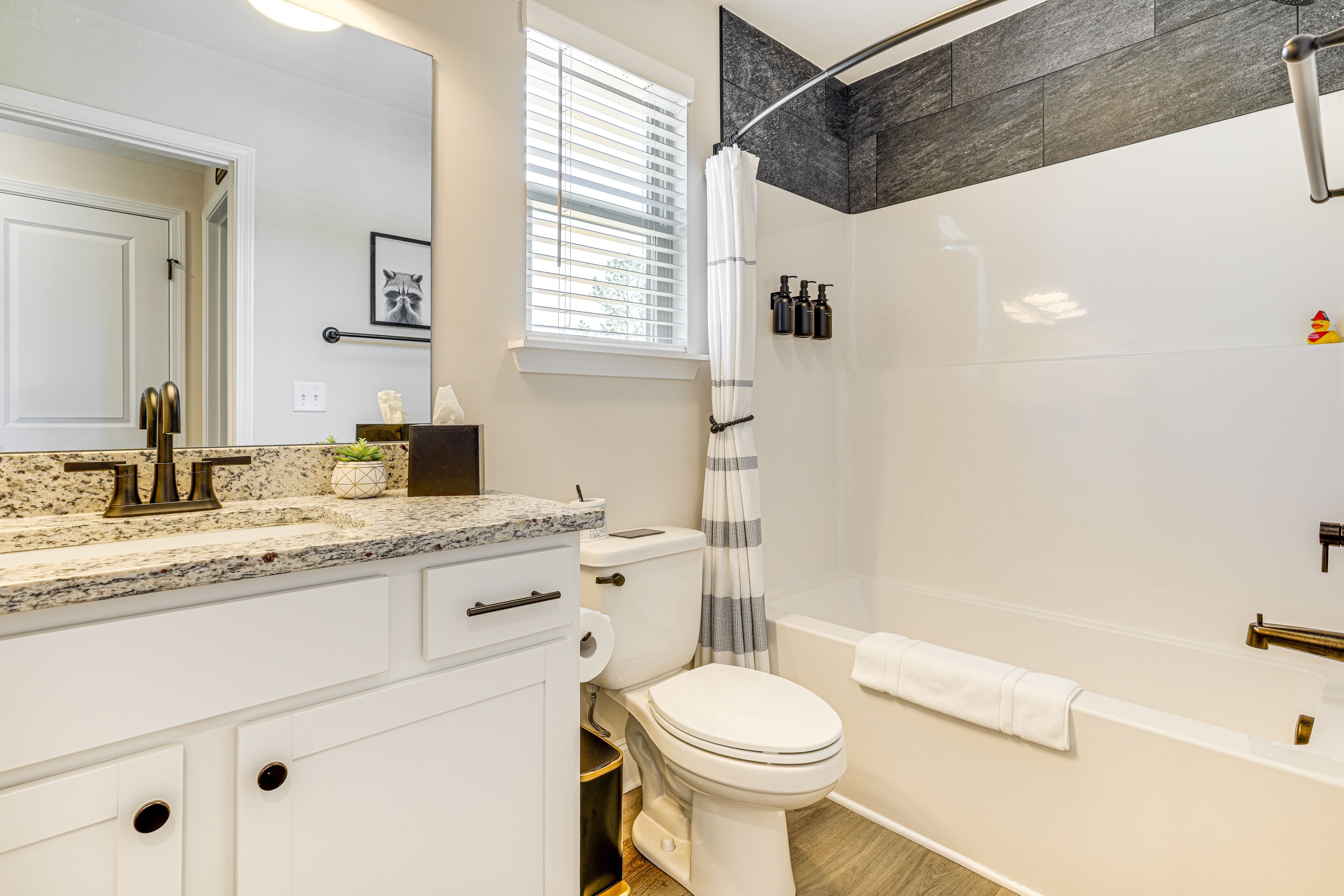 Full Bathroom | Towels Provided | 1st Floor