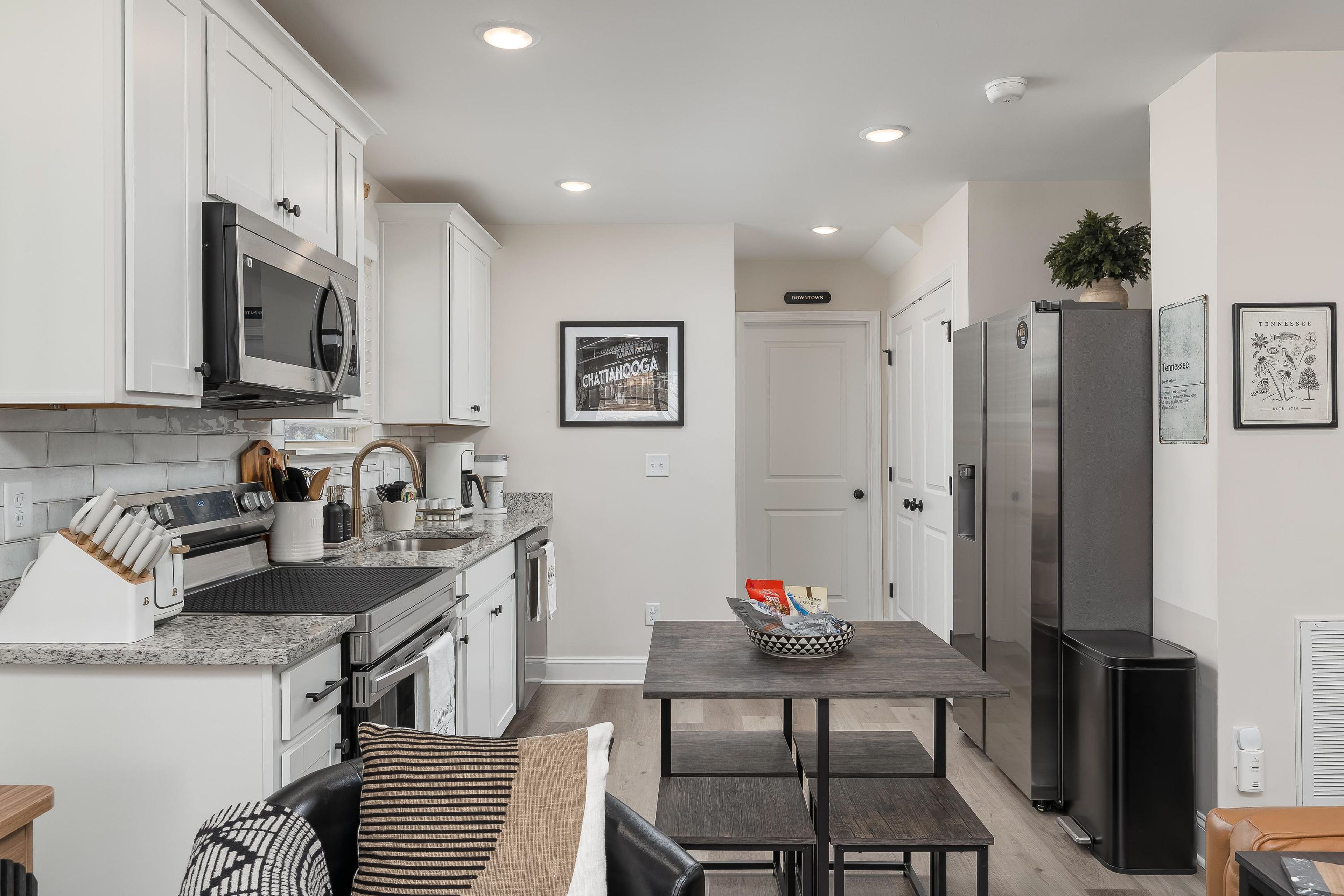 Kitchen | Cooking Basics | Dishwasher | Dining Table | 1st Floor