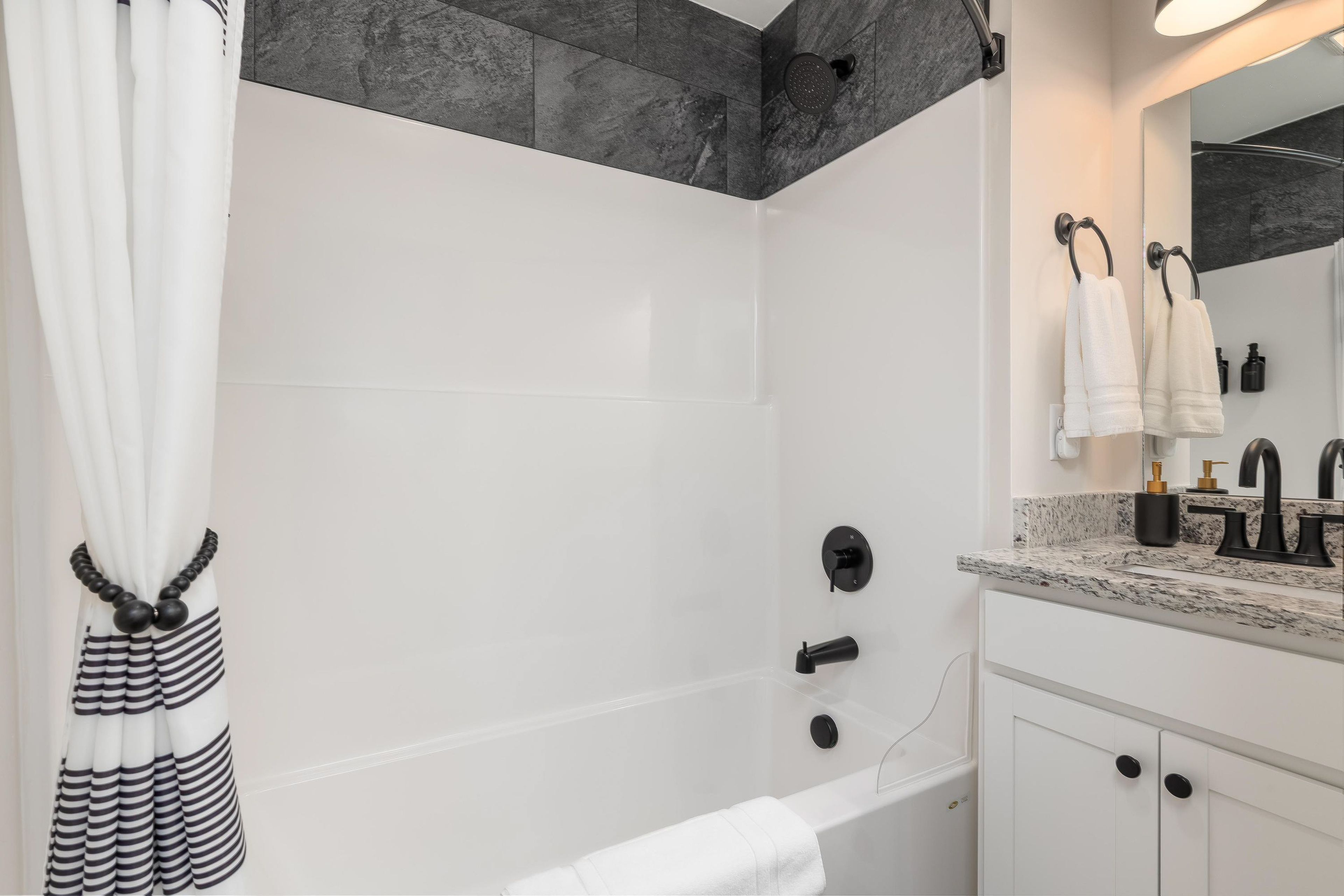 Full Bathroom | 2nd Floor