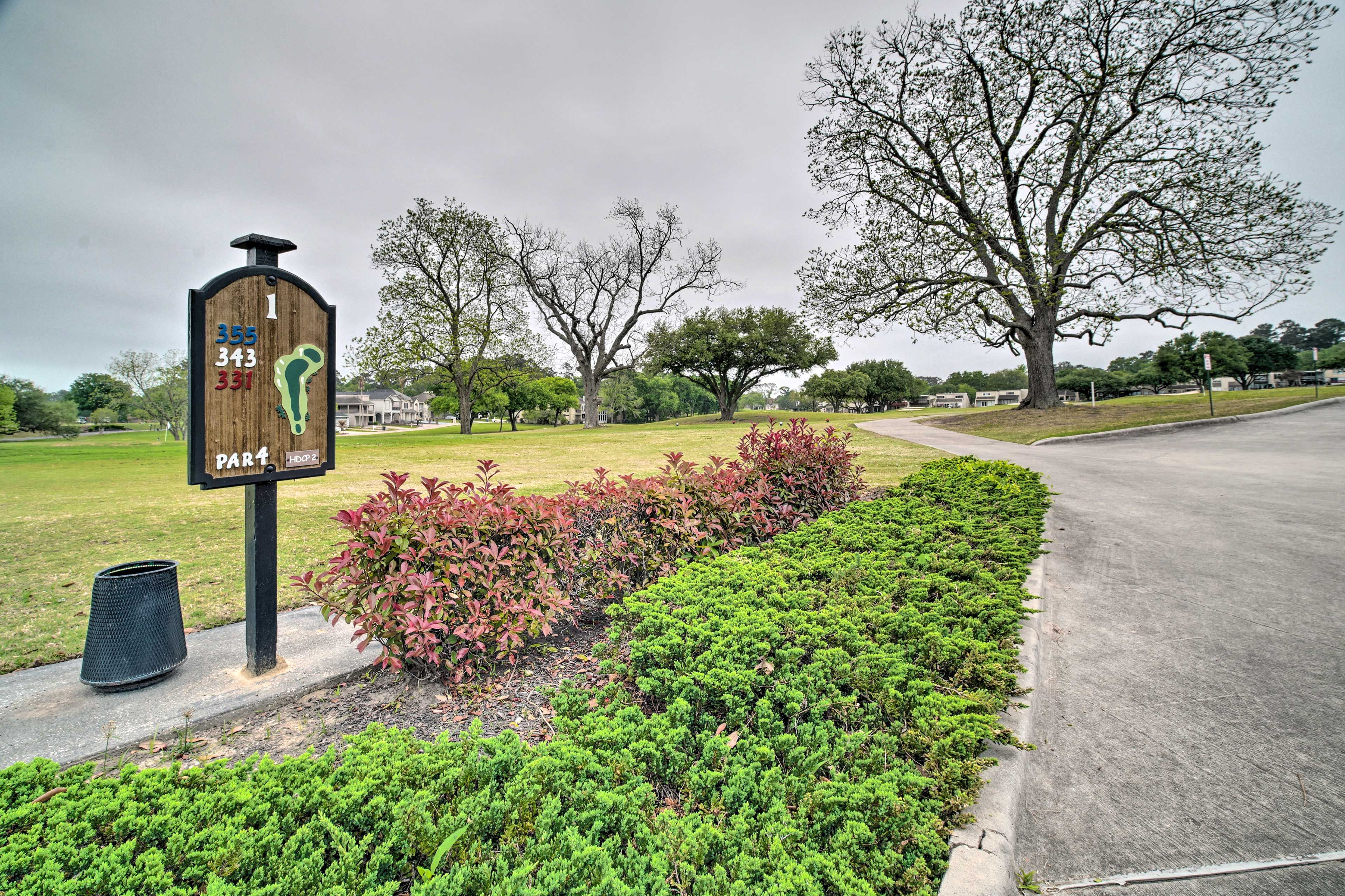 Community Golf Course w/ Fee