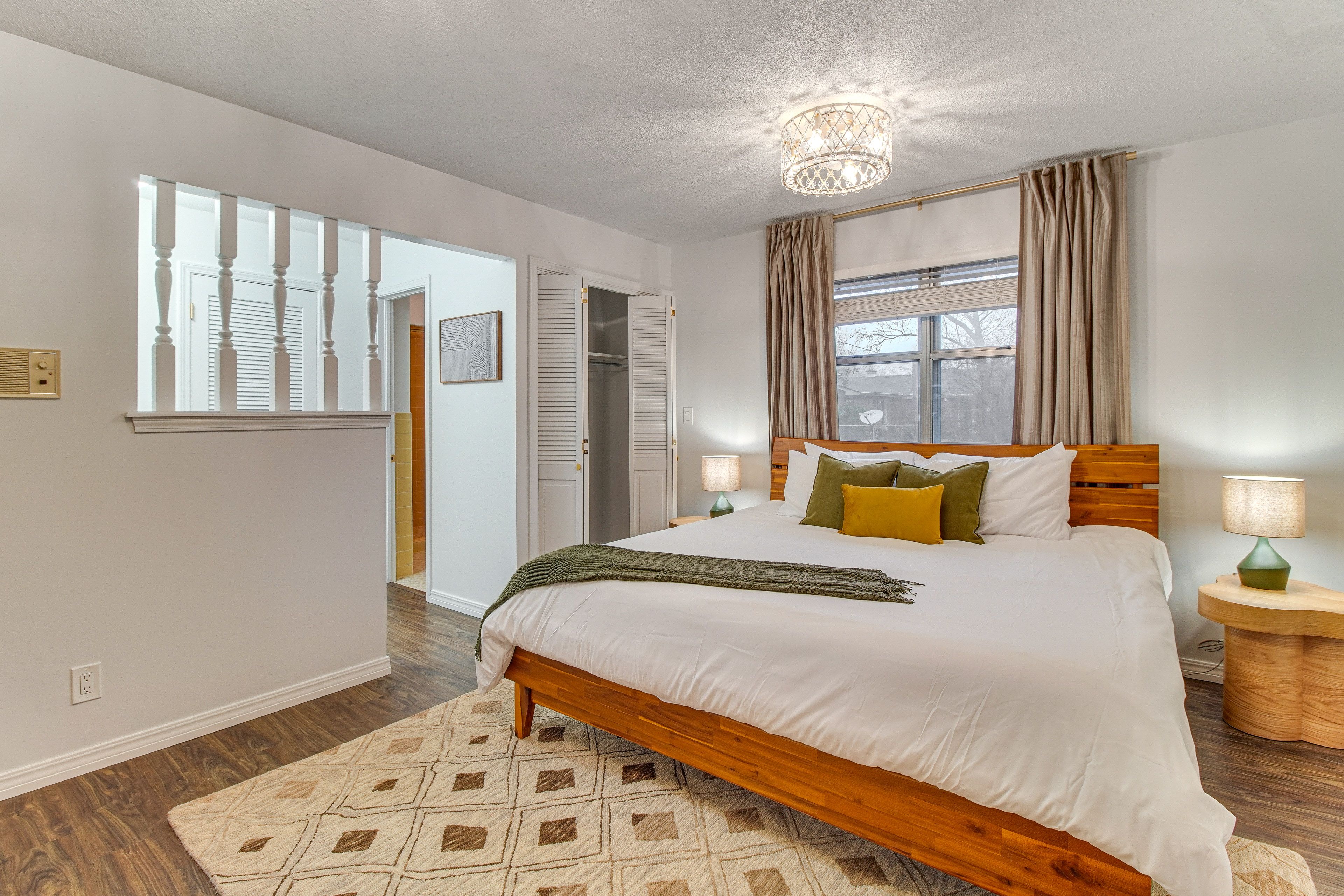 Bedroom 1 | King Bed | En-Suite Bathroom