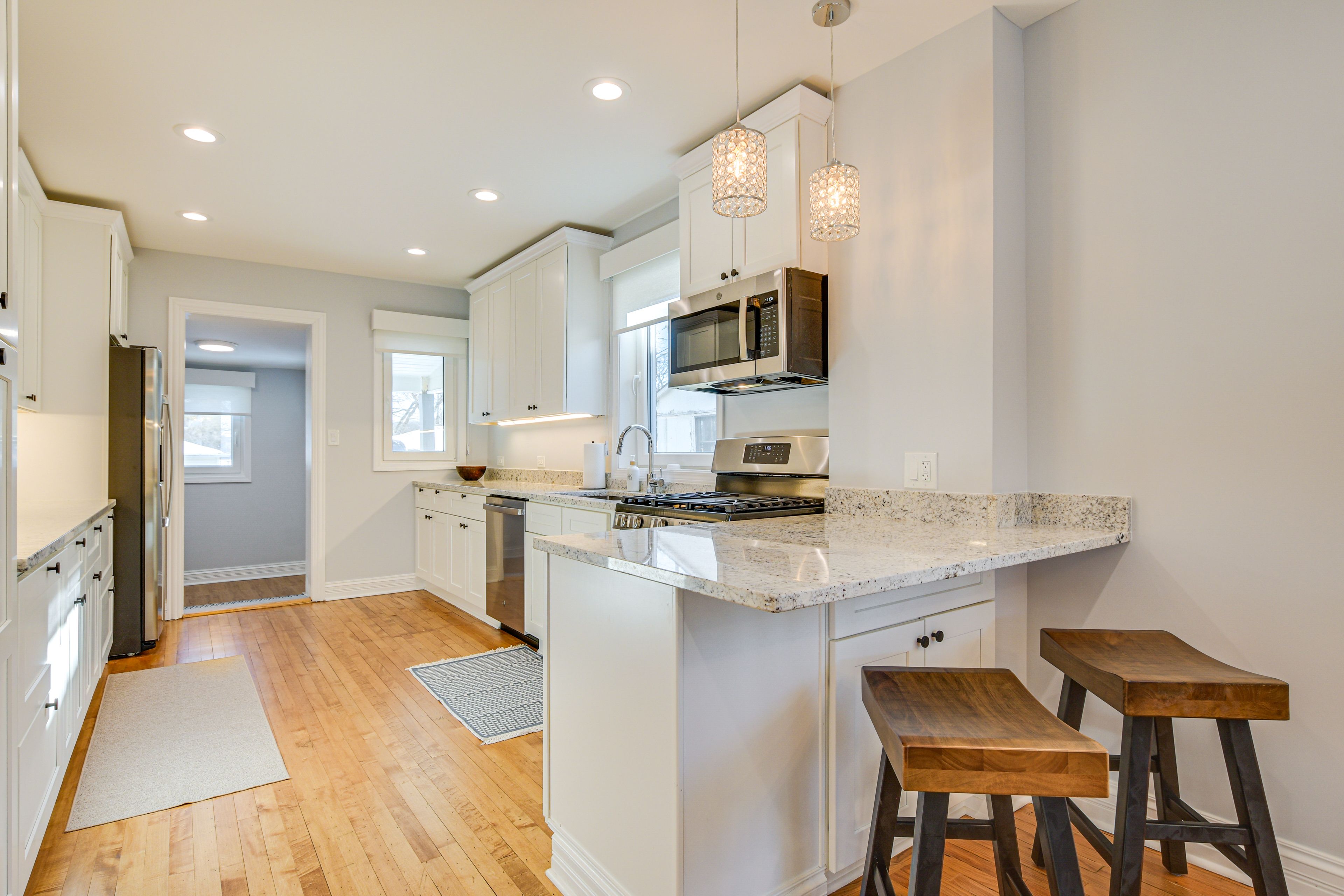 Breakfast Bar | Kitchen
